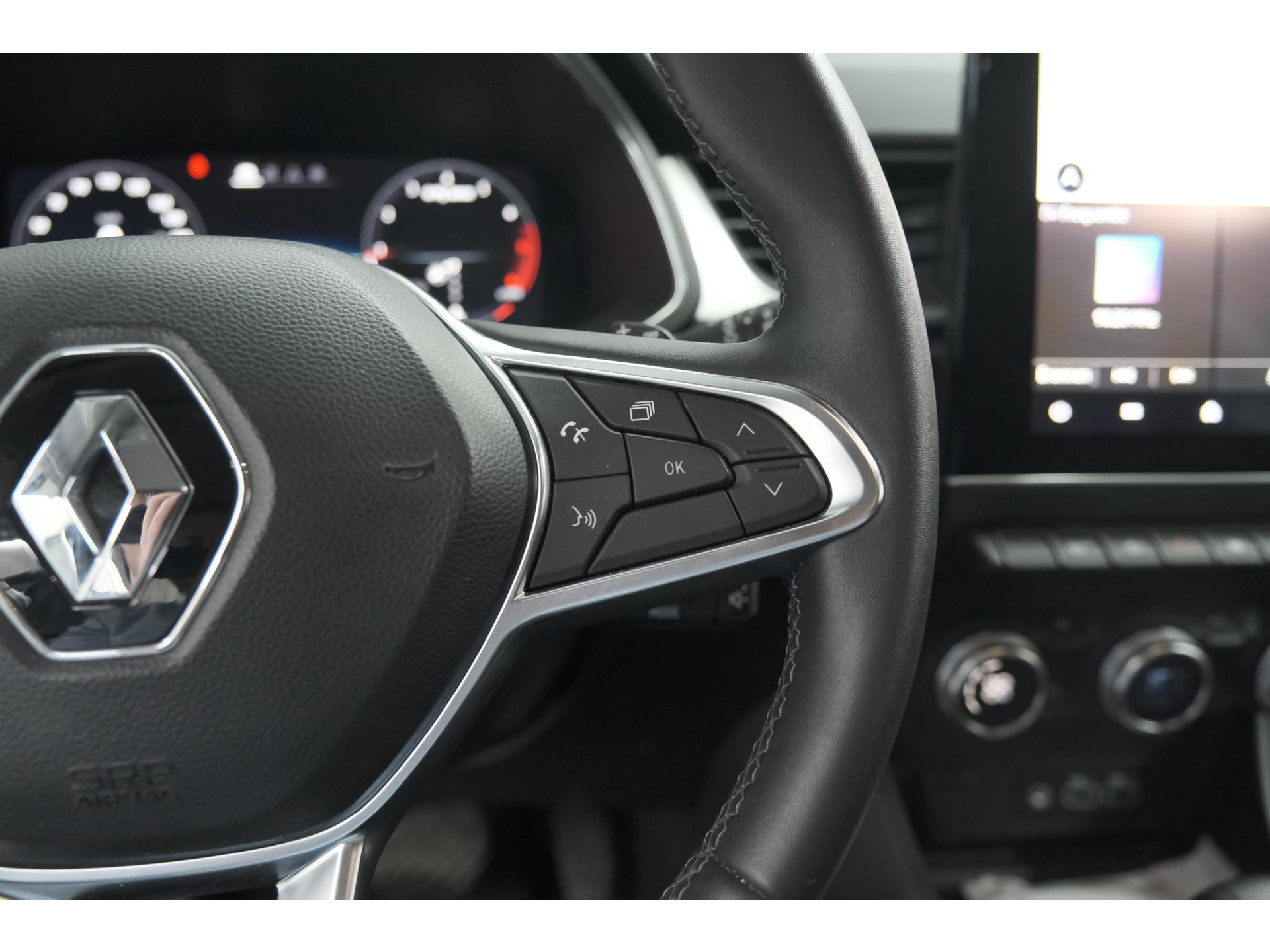 Renault Captur Mild Hybrid 140 EDC Techno | 360 Camera | 9.3 Inch Navigatie | Apple Carplay | 18 Inch Lichtmetalen Velgen