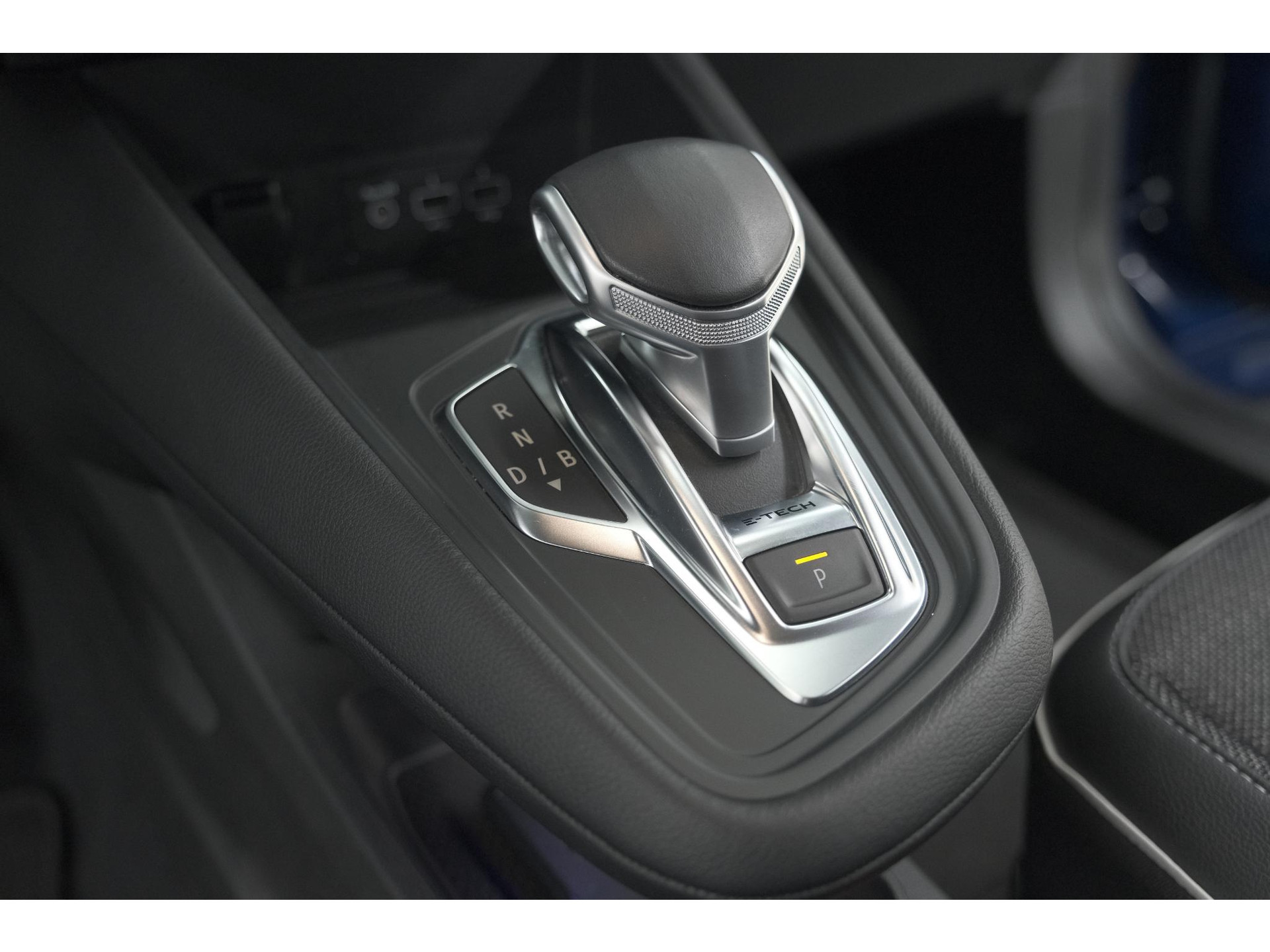 Renault Captur 1.6 E-Tech Plug-in Hybrid 160 Intens | Allseason Banden | Camera | 9.3 Inch Grootscherm | Apple Carplay