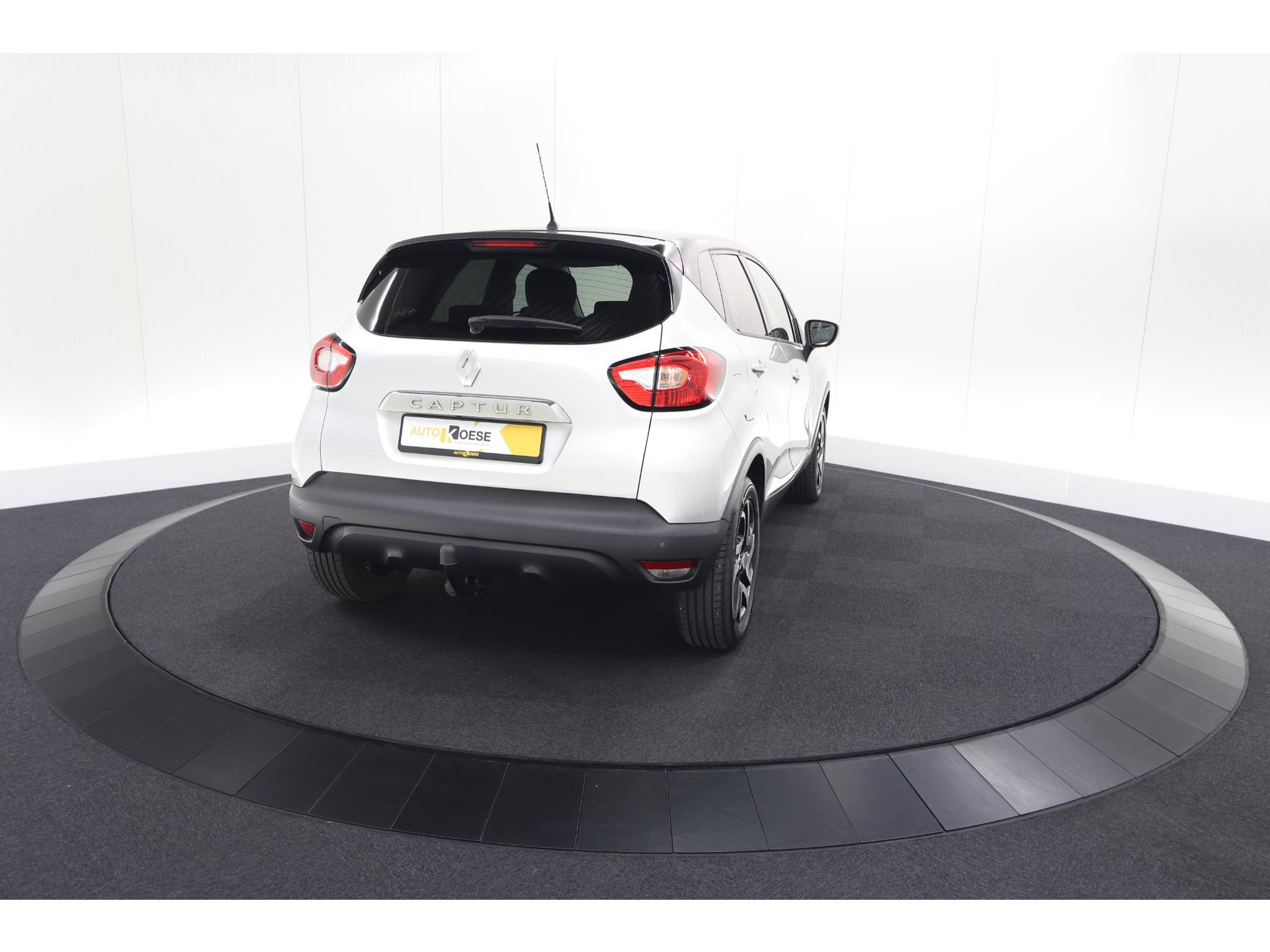 Renault Captur TCe 120 EDC Dynamique | Trekhaak | Camera | Climate Control | Navigatie