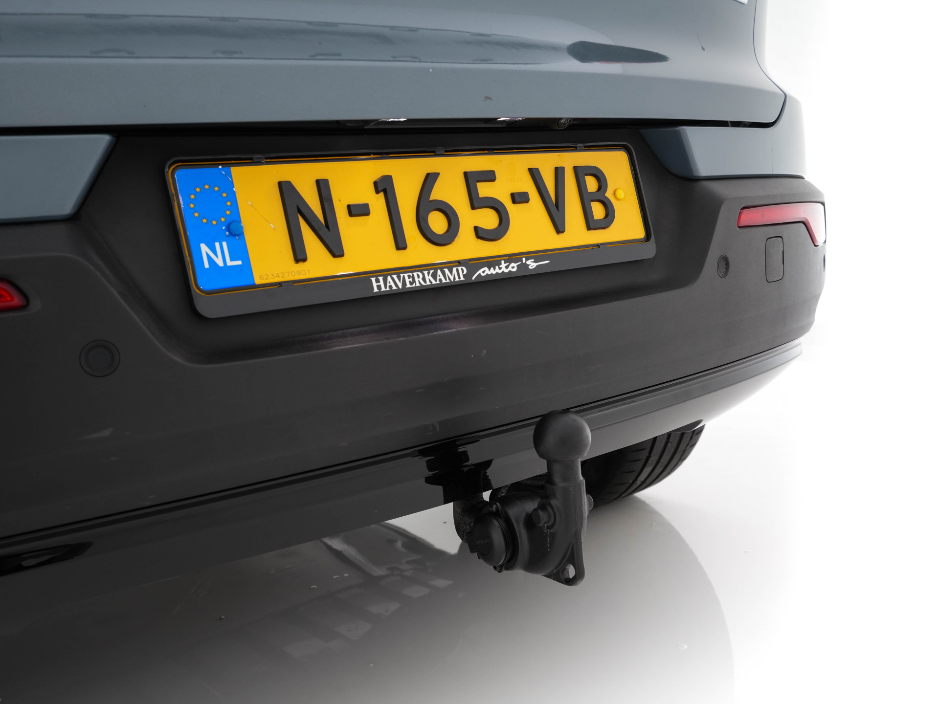 Volvo C40 Recharge Twin Intro Edition 78 kWh AWD [ 3-Fase ] {SOH-87%} (INCL-BTW) Aut. *HEATPUMP | PANO | LEATHER-ALCANTARA | DIGI-COCKPIT | FULL-LED | HARMAN/KARDON | TOPVIEW | NAVI-FULLMAP | ECC | PDC | KEYLESS | HEATED-SPORTSEATS | TOWBAR | PRIVACY-GLAS