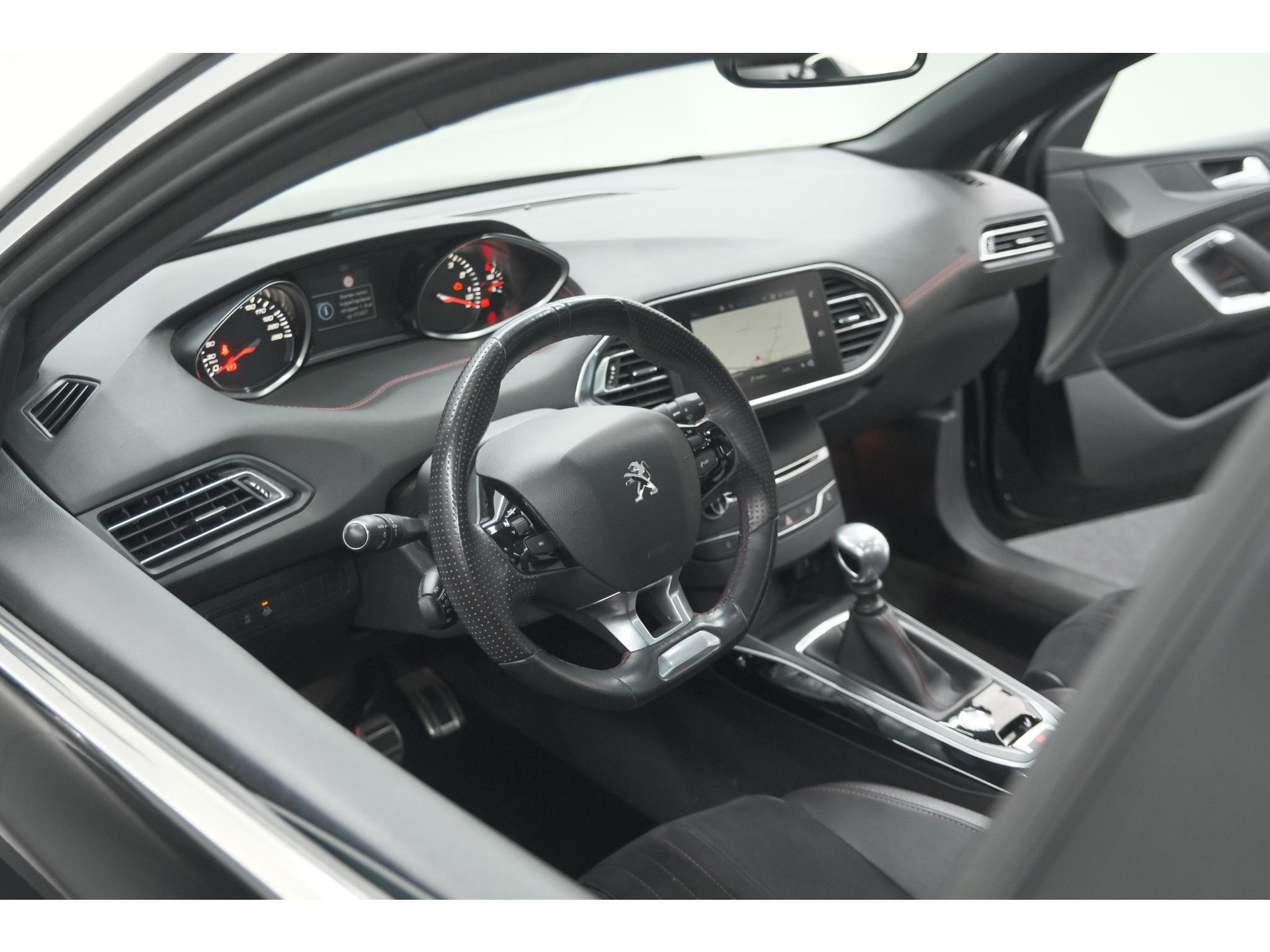 Peugeot 308 SW PureTech 130 GT-line | Trekhaak | Panoramadak | Camera | Alcantara Bekleding | Dodehoekdetectie