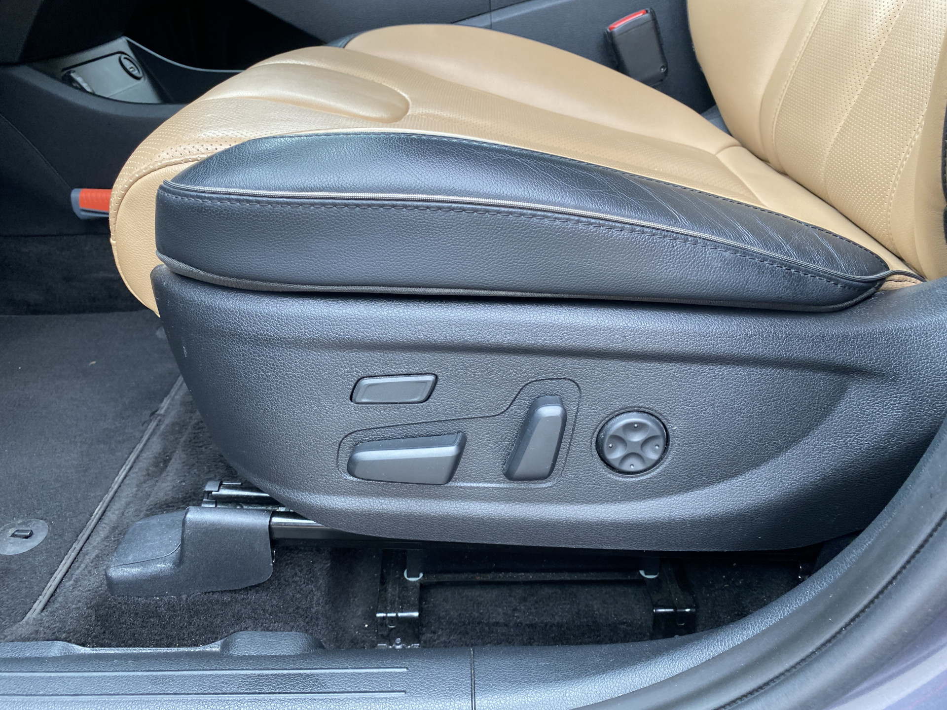 Hyundai Santa Fe 1.6 T-GDI HEV 230 pk Premium AUT. | dealer onderh. | leder inter. | 360 camera | trekhaak | memory | stoel-/stuurvw.
