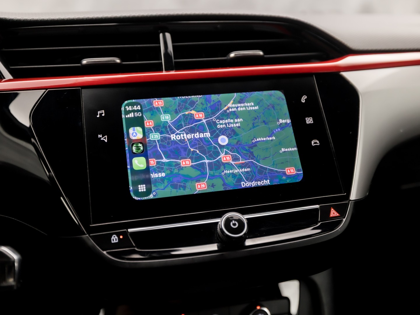 Opel Corsa 1.2 GS Line (VIRTUAL COCKPIT, APPLE CARPLAY, GROOT NAVI, 360 CAMERA, GETINT GLAS, SPORTSTOELEN, CRUISE, LANE ASSIST, NIEUWSTAAT)