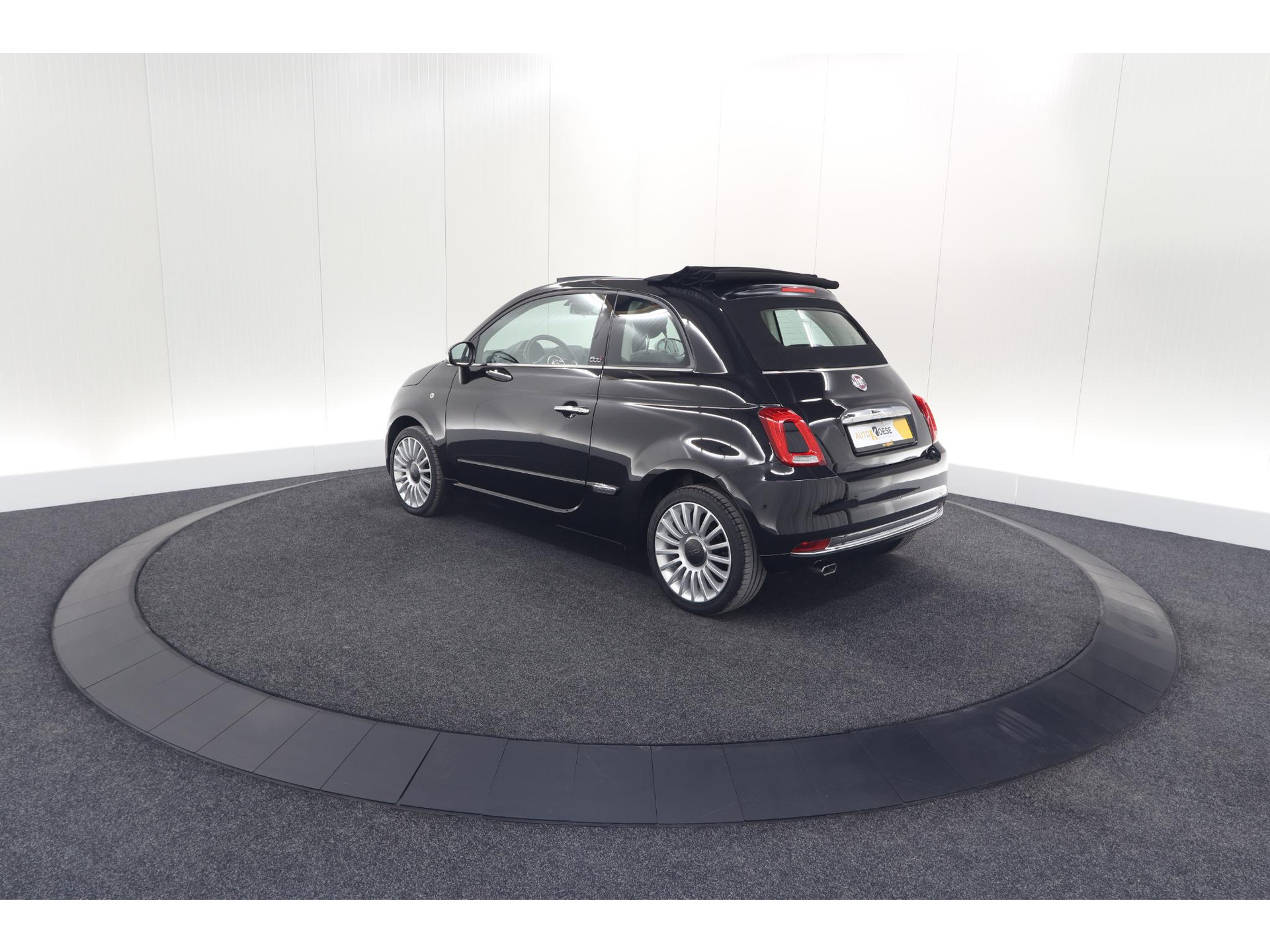 Fiat 500 C TwinAir Turbo Lounge | Parkeersensoren | Climate control | Cruise control | Apple Carplay