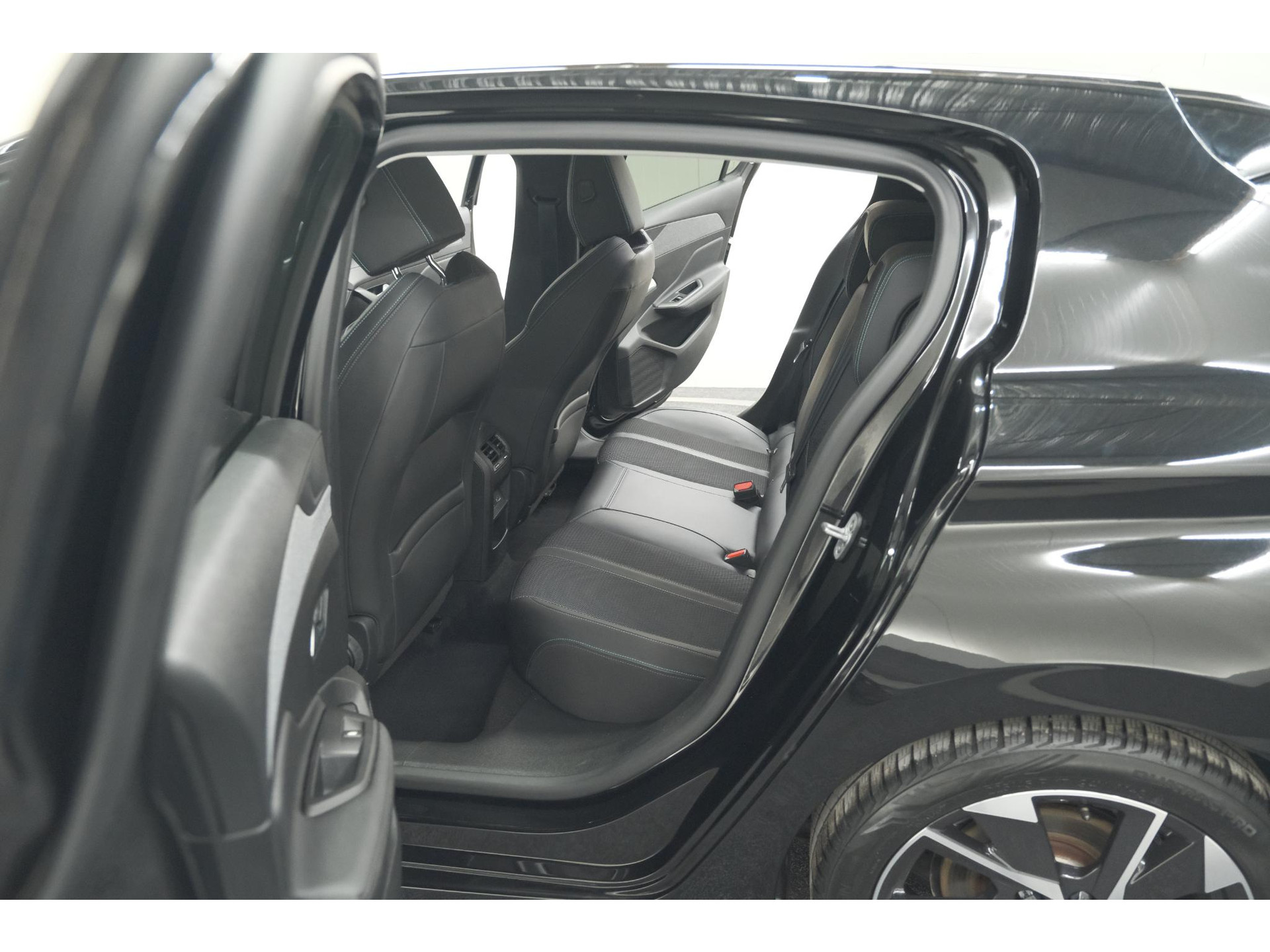 Peugeot 308 PureTech 130 Allure | Camera | Navigatie | Parkeersensoren | Apple CarPlay