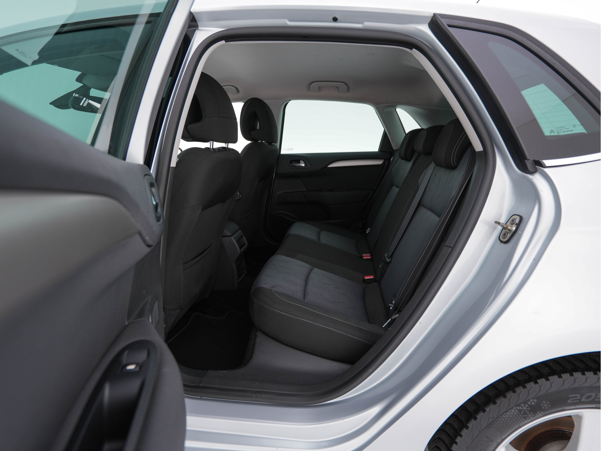 Citroën C4 1.6 HDi Ligne Business *NAVI-FULLMAP | ECC | PDC | CRUISE | TOWBAR | COMFORT-SEATS | PRIVACY-GLASS | 16''ALU*