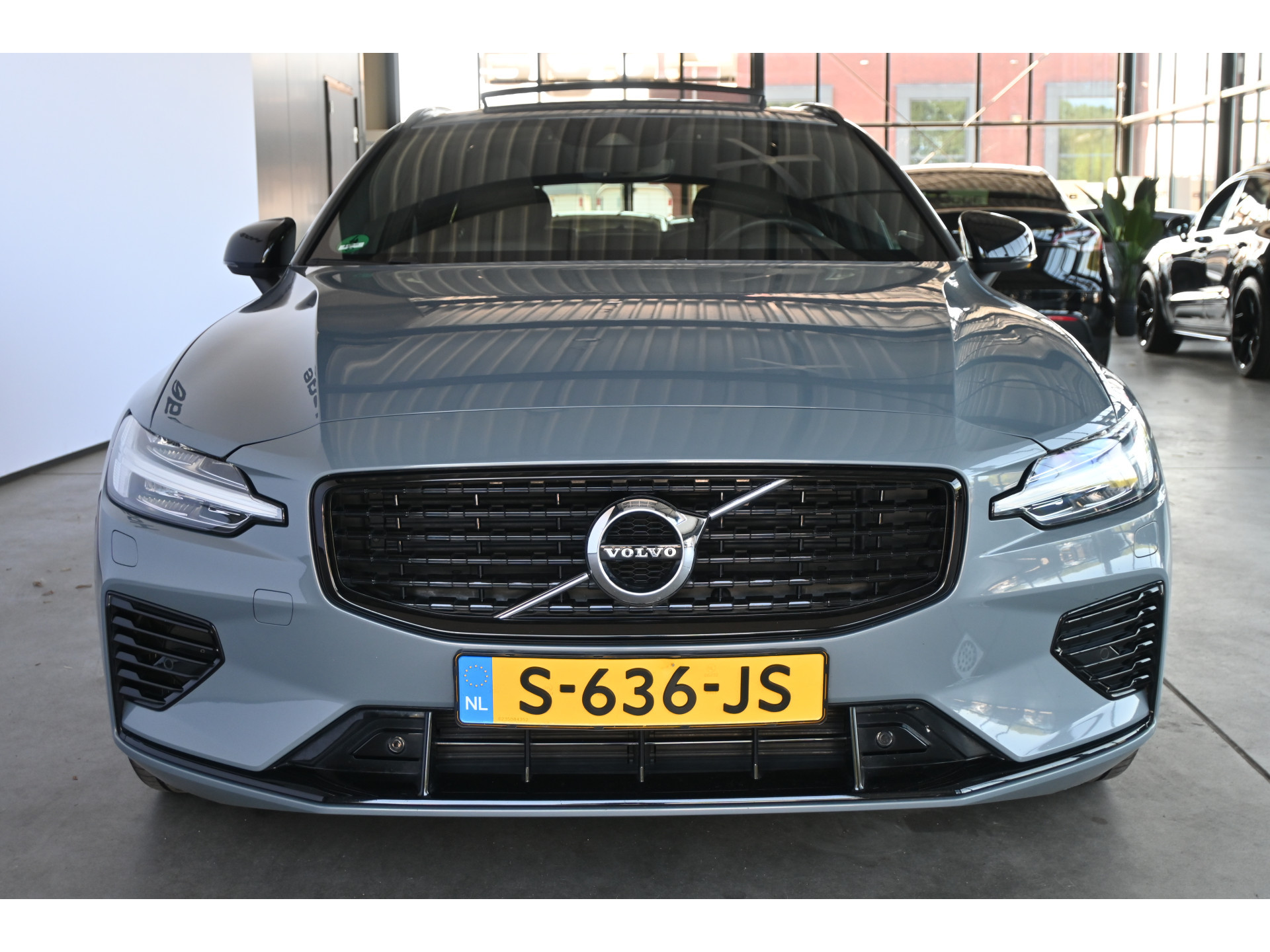 Volvo V60 2.0 T8 Plug-in hybrid AWD Plus Bright Panoramdak Stoelverwarming Carplay Led Adaptieve Cruise  Clima Lane Assist Camera 100% Onderhouden! Inruil Mogelijk!