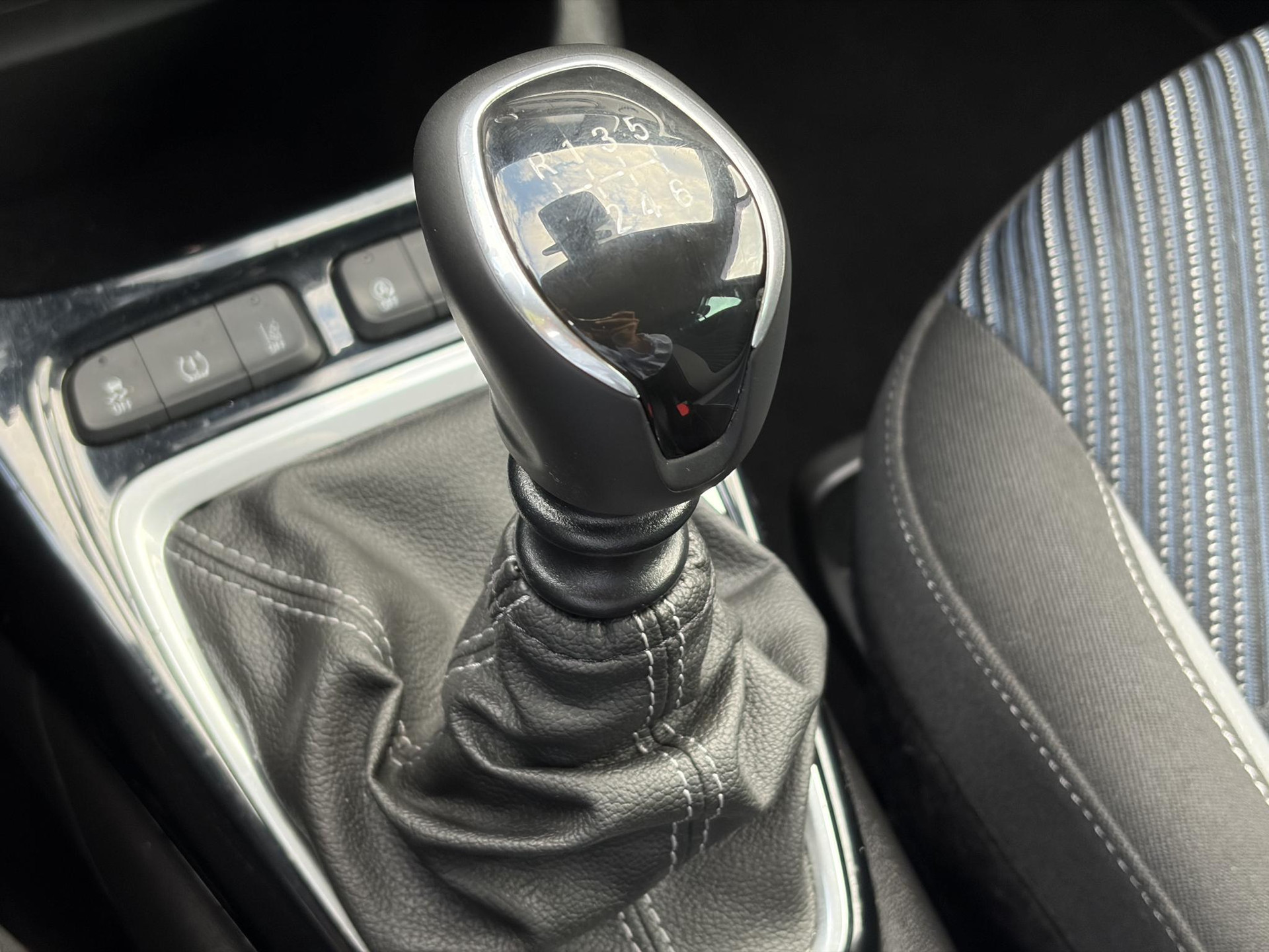 Opel Crossland X 1.2 Turbo 120 Jaar Edition ✓110pk✓D-riem vv in 2025✓2e Eigenaar✓Carplay✓Lm velgen✓N.A.P✓6 Bak✓Airco✓Cruise✓Pdc✓Rijstrooksensor✓Nieuwe Apk bij Aflevering
