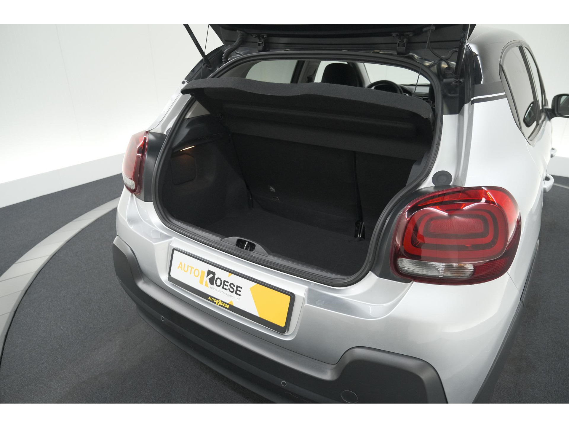 Citroen C3 PureTech 82 S&S Shine | Camera | Navigatie | Climate control | 17 Inch Lichtmetalen Velgen