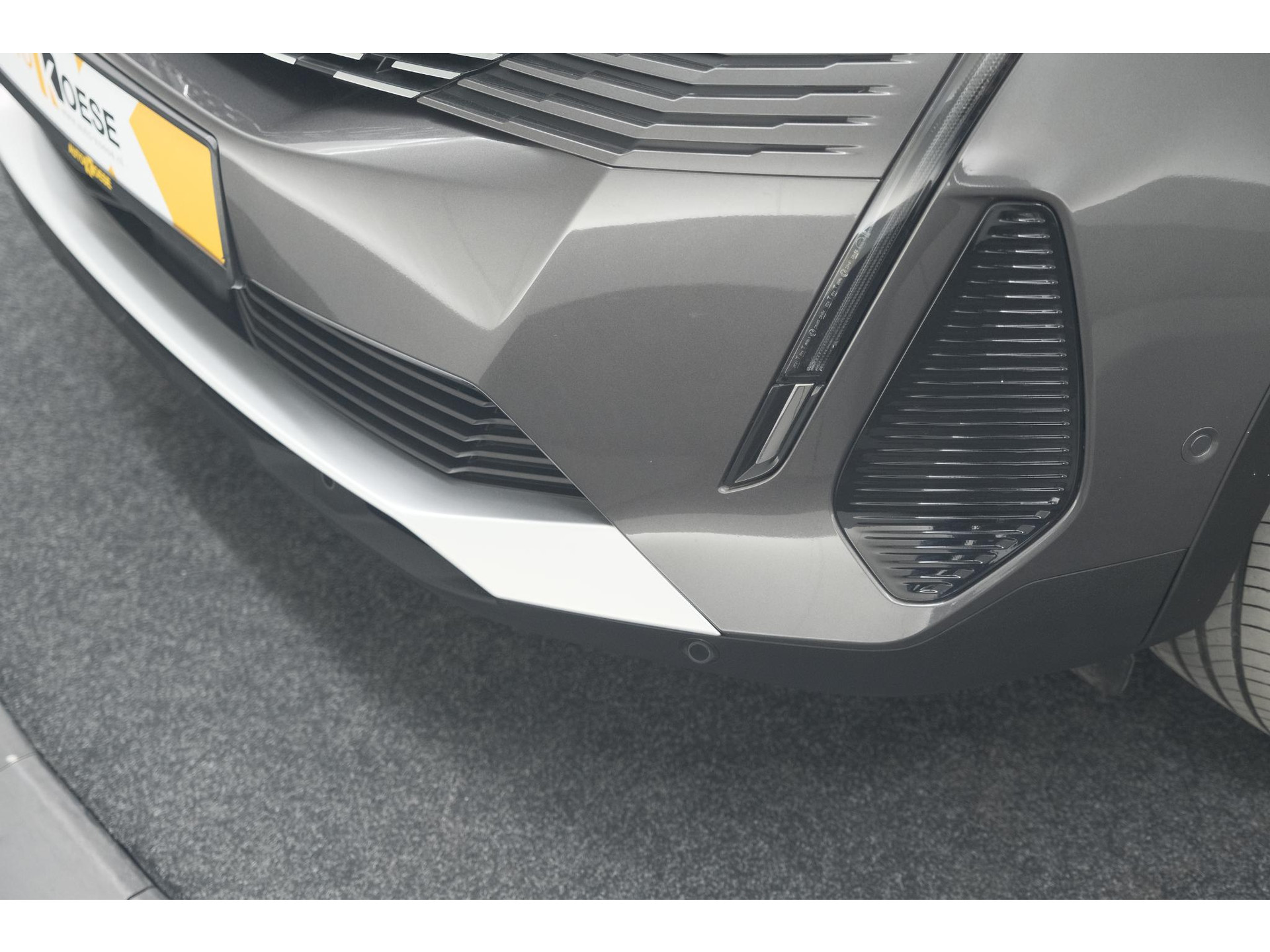 Peugeot 5008 PureTech 130 GT | Camera | Adaptieve Cruise Control | Dodehoekdetectie | Navigatie