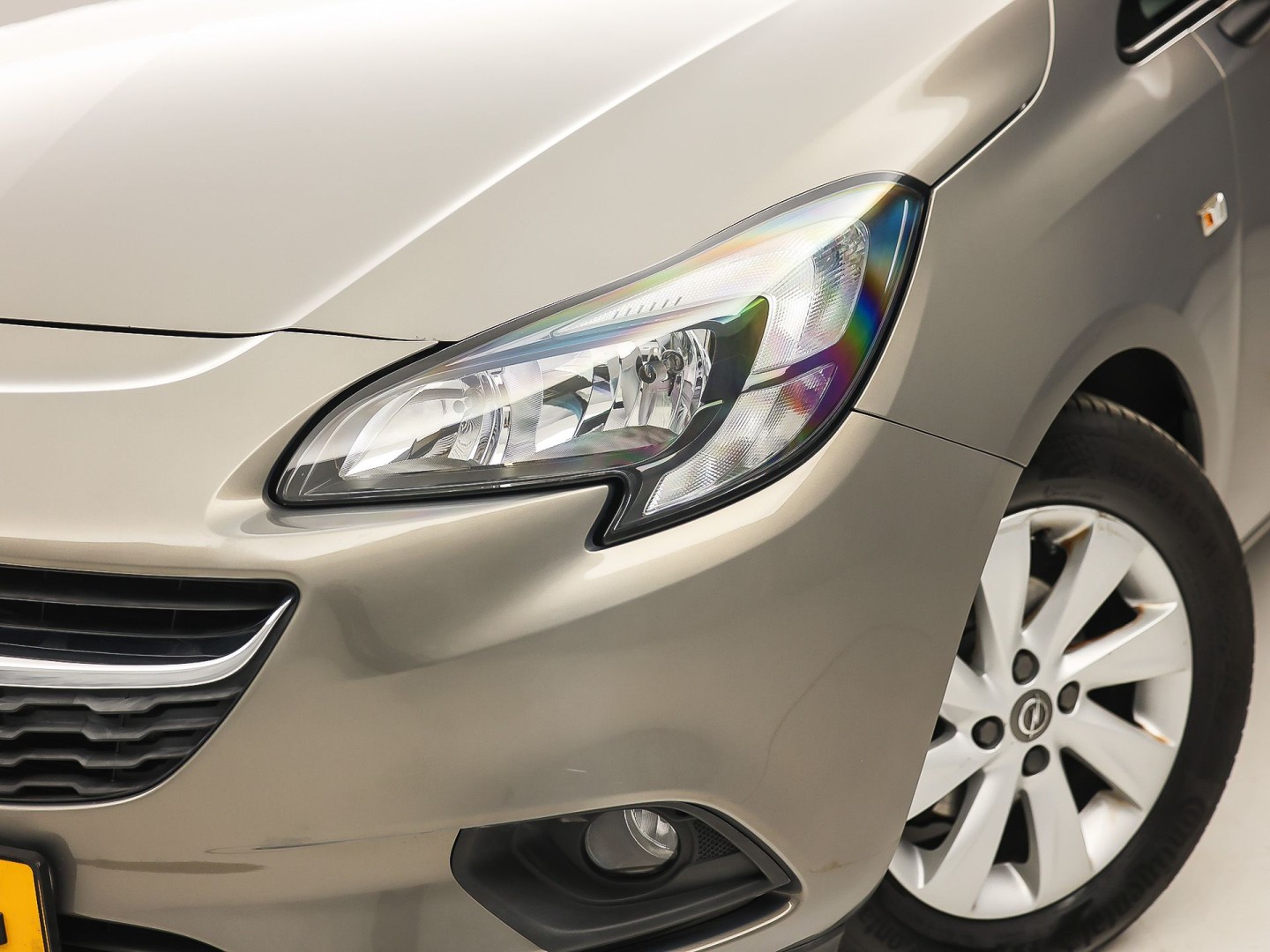 Opel Corsa 1.4 Color Edition (5 DEURS, AIRCO, SPORTSTOELEN, CRUISE, ELEK RAMEN, NIEUWE APK, NIEUWSTAAT)