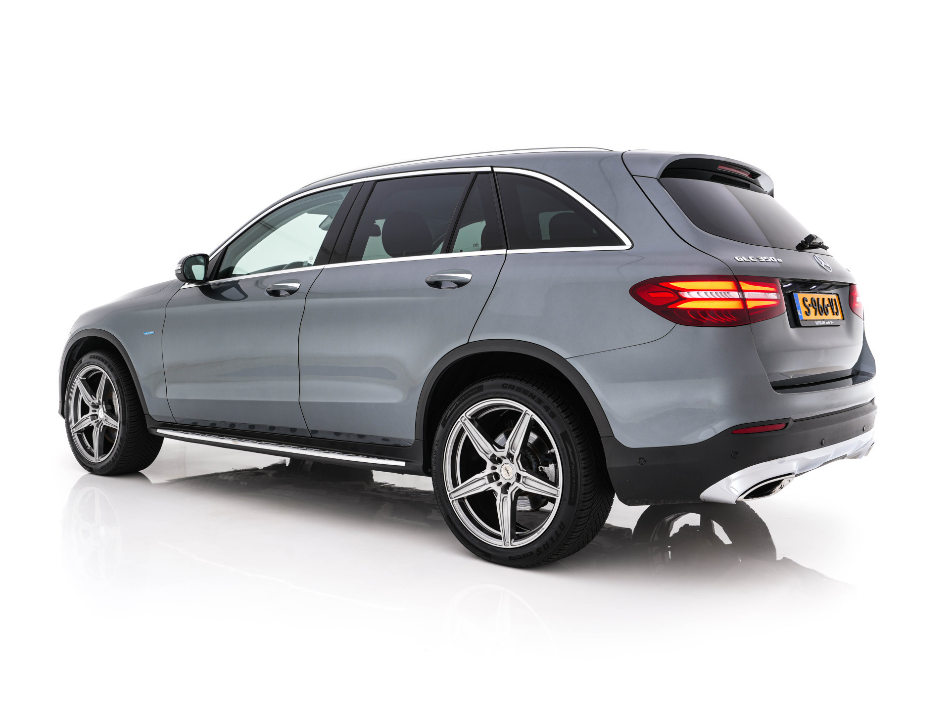 Mercedes-Benz GLC-klasse 350e 4MATIC Premium Plus Plug-in Aut. *LEATHER | FULL-LED | BLIND-SPOT | HEATED-SPORTSEATS | CAMERA | KEYLESS | AIR-SUSPENSION | ADAPTIVE-CRUISE | PRIVACY-GLASS | NAVI-FULLMAP | 20''ALU*