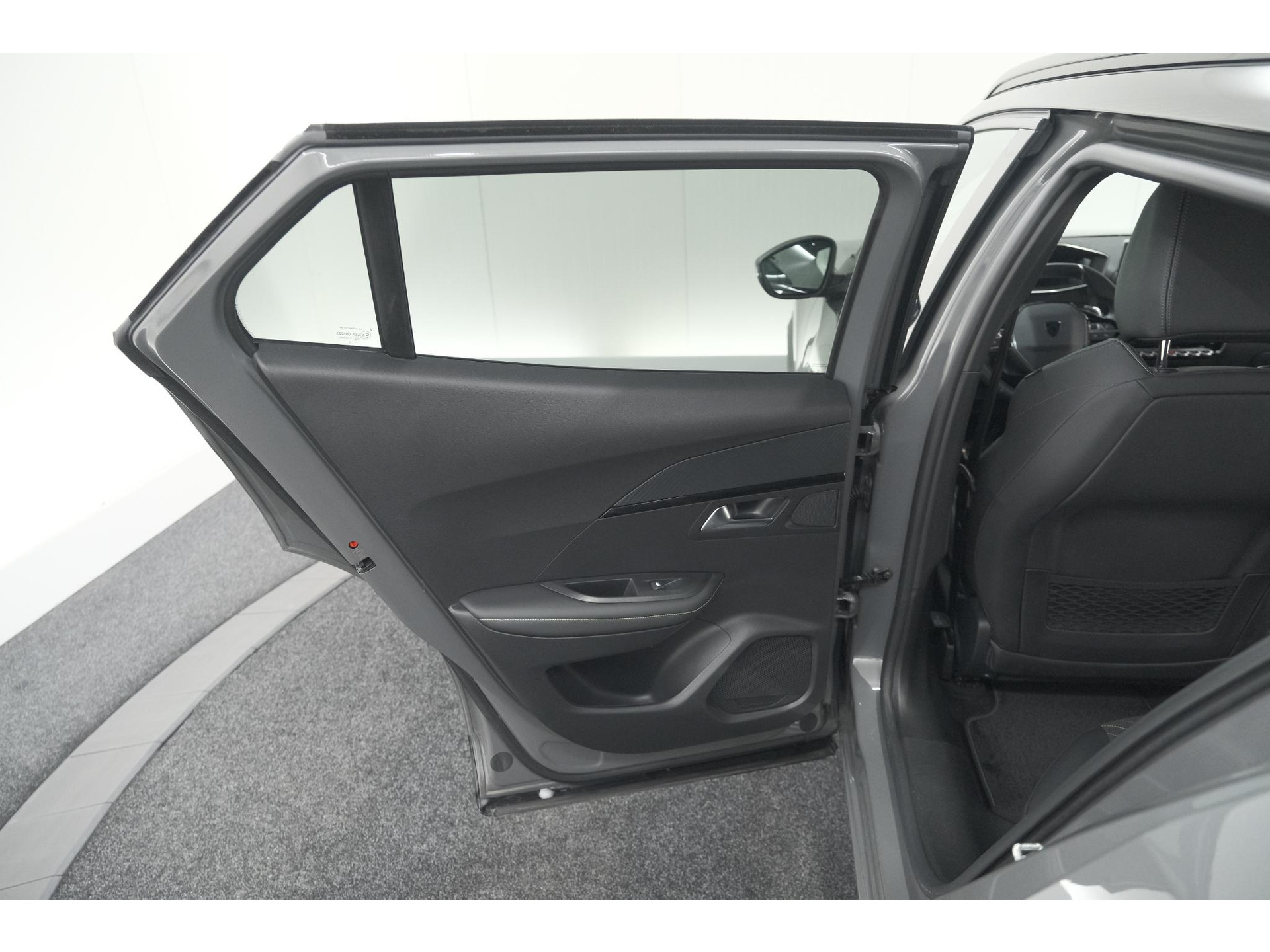 Peugeot 2008 PureTech 130 EAT8 GT | 360 Camera | Stoelmassage | Adaptieve Cruise Control | Dodehoekdetectie