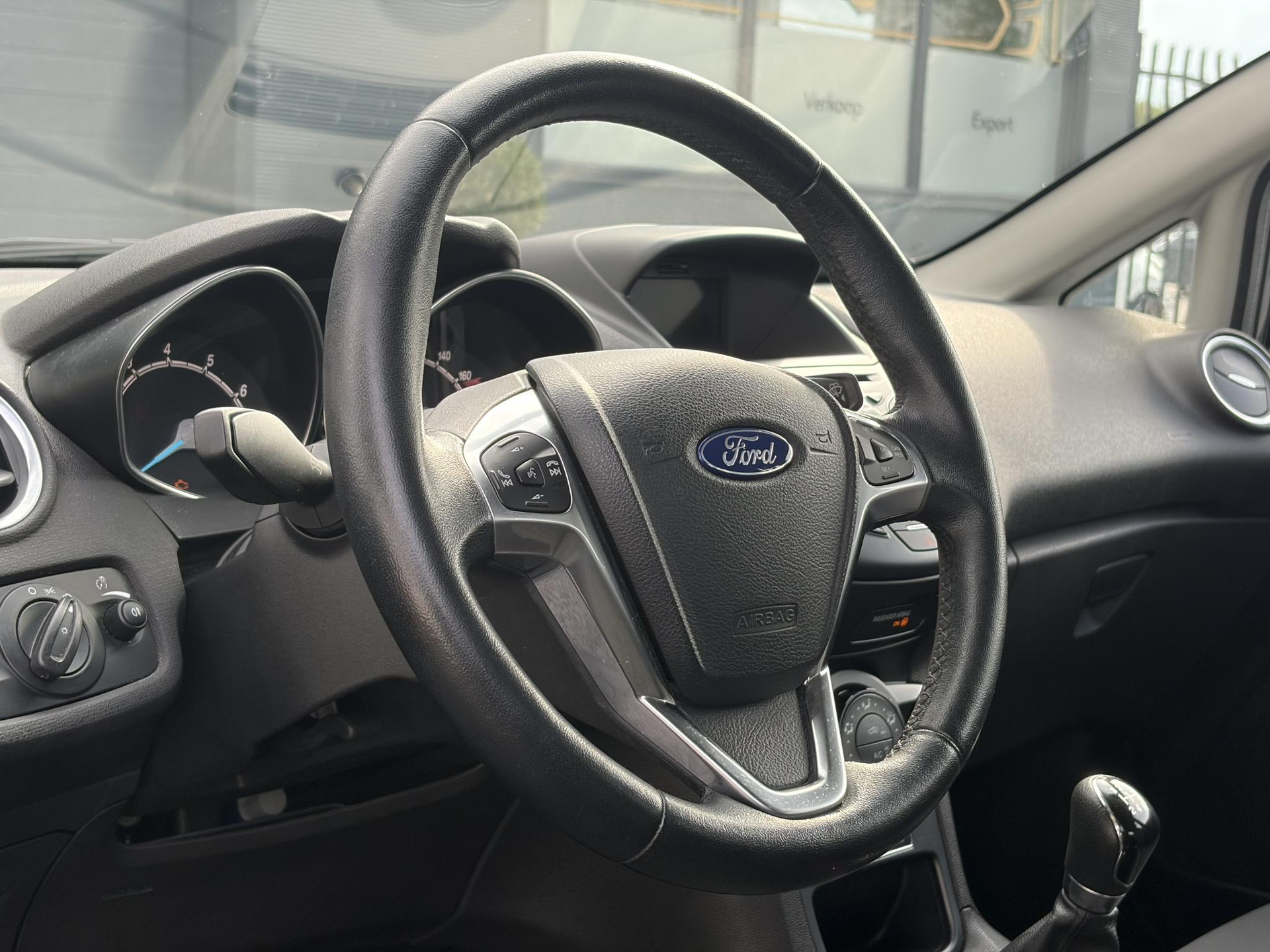 Ford Fiesta 1.0 Style Ultimate 2e Eigenaar l Navi l Airco l Cruise l Lm velgen l Pdc V+A l N.A.P l 5 Deurs l Weinig km l Zeer Zuinig l Apk tot 04-2027