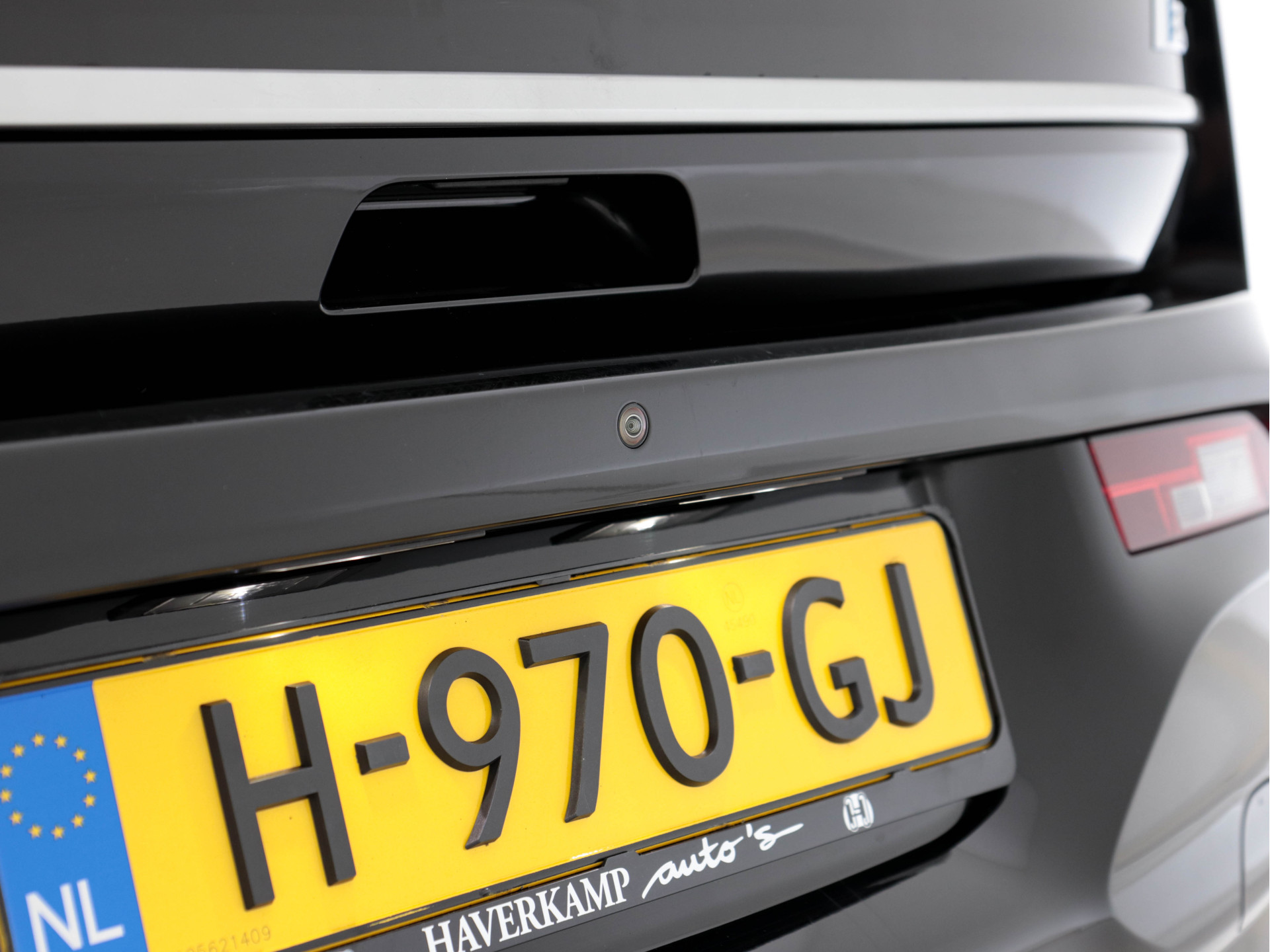 BMW i3 S 120Ah 42 kWh Edition Road (1 of 1000 !) [ 3-Fase ] {SOH-100%} (INCL-BTW ) Aut * HEAT-PUMP | LEATHER | NAVI-FULLMAP | HARMAN/KARDON-AUDIO | FULL-LED | KEYLESS | CAMERA | DAB | DIGI-COCKPIT | CRUISE | COMFORT-SEATS | CCS-FASTLOADER | 20"ALU*