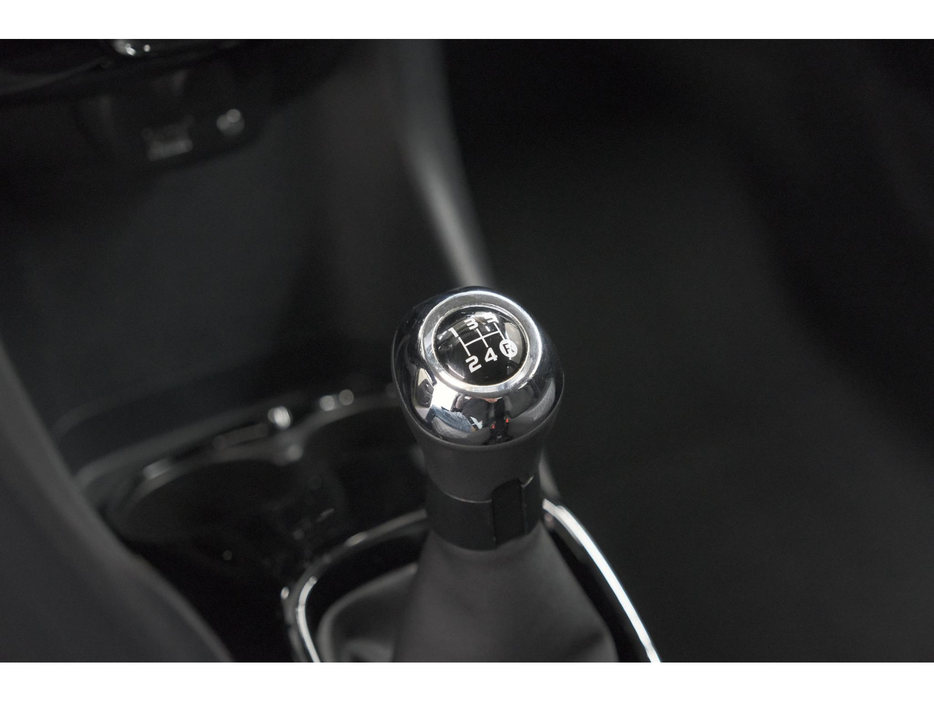 Peugeot 108 1.0 e-VTi Allure | Camera | Climate Control | Apple Carplay | 15 Inch Lichtmetalen Velgen