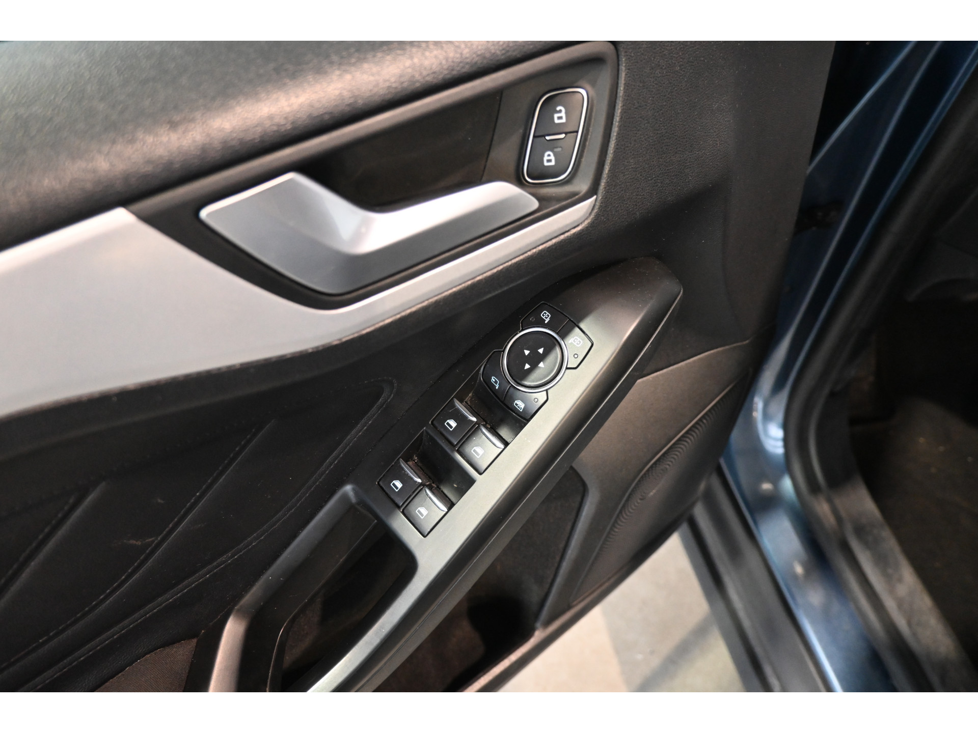 Ford Focus 1.0 EcoBoost Edition Business Lane Assist Adaptieve Cruise Trekhaak Apple Carplay Clima Stoel/Stuur verwarming Inruil Mogelijk!