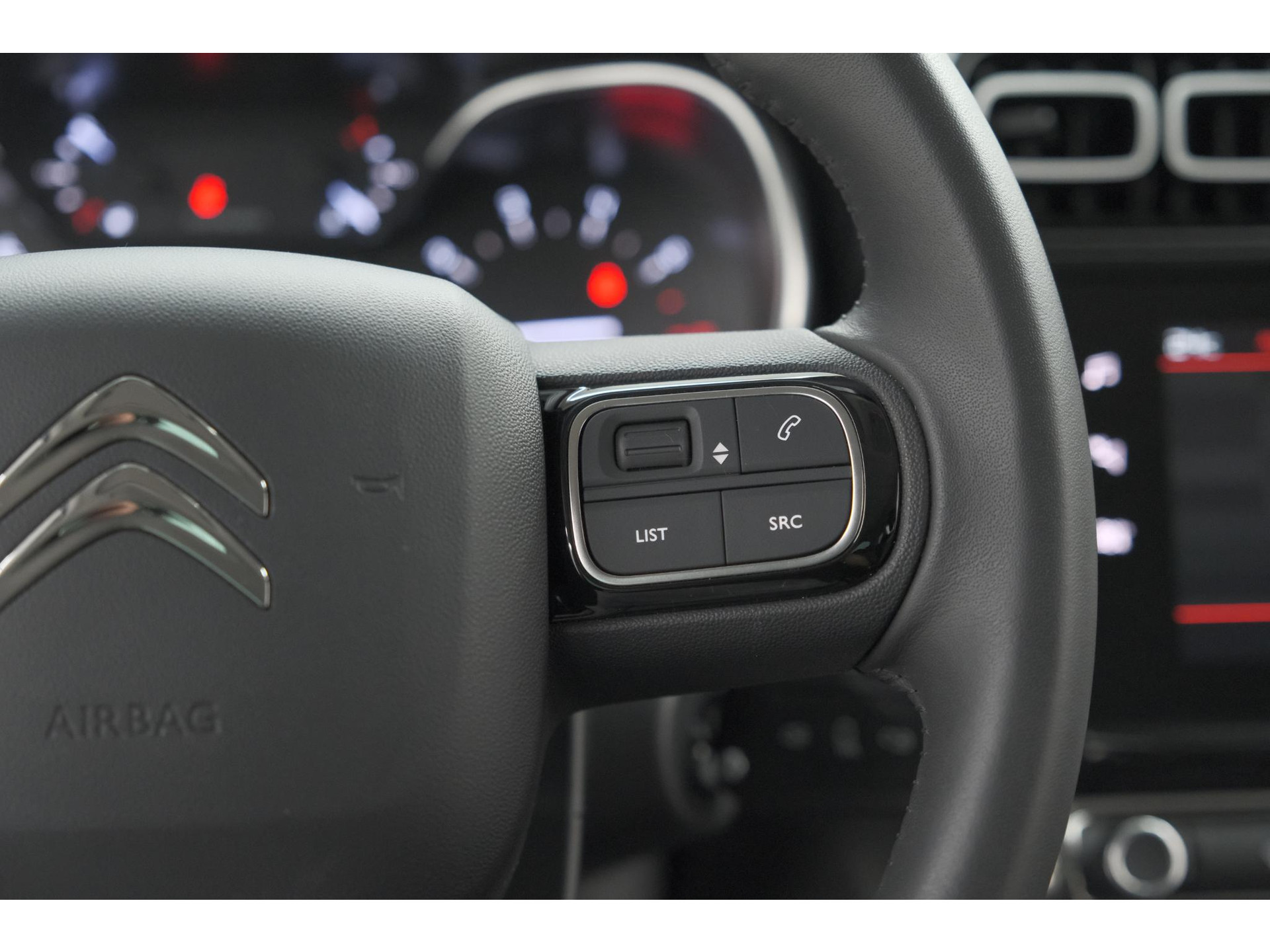 Citroen C3 Aircross PureTech 130 EAT6 Max | Parkeersensoren | Stoelverwarming | Apple Carplay | 16 Inch Lichtmetalen Velgen