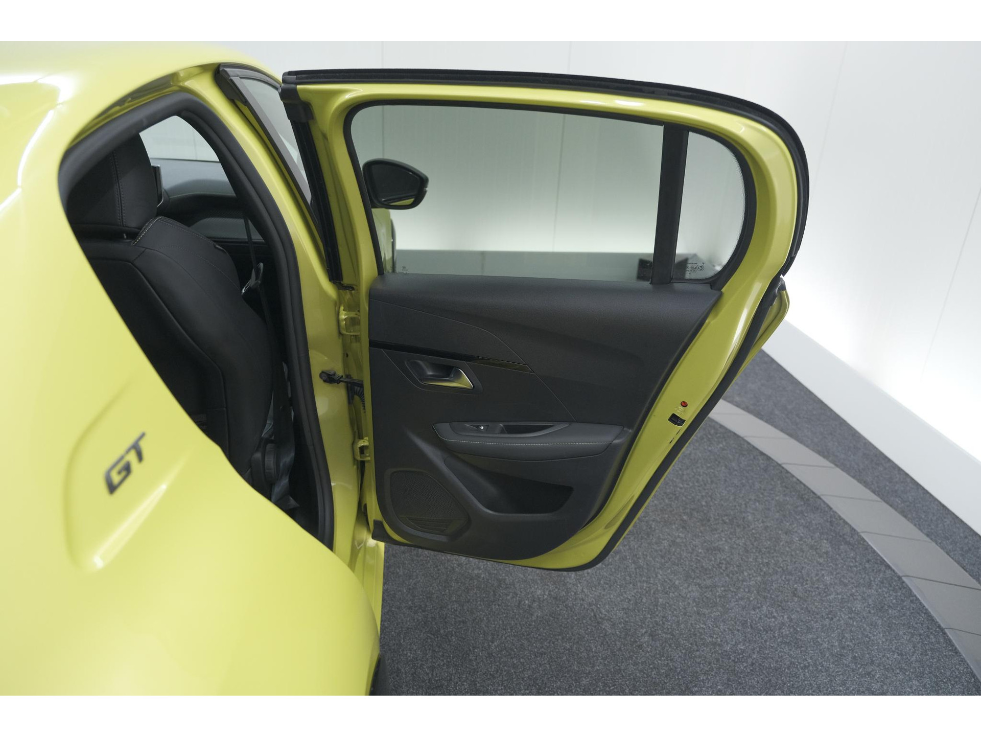 Peugeot 208 Hybrid 136 e-DCS6 GT | Camera | Apple Carplay | Parkeersensoren