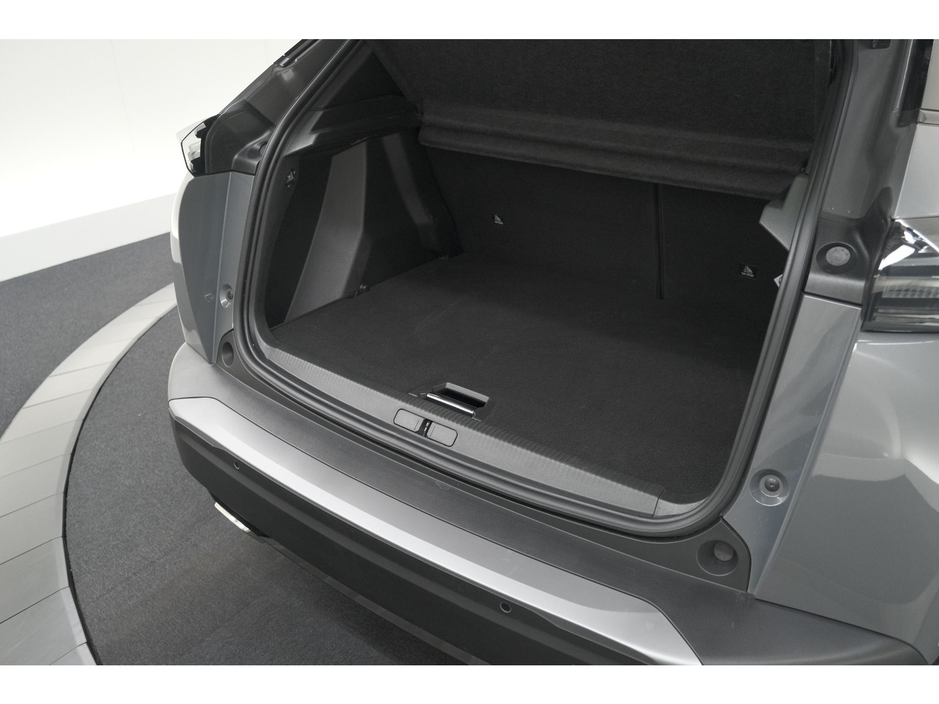 Peugeot 2008 PureTech 130 EAT8 Allure | 360 Camera | Adaptieve Cruise Control | Keyless | Dodehoekdetectie
