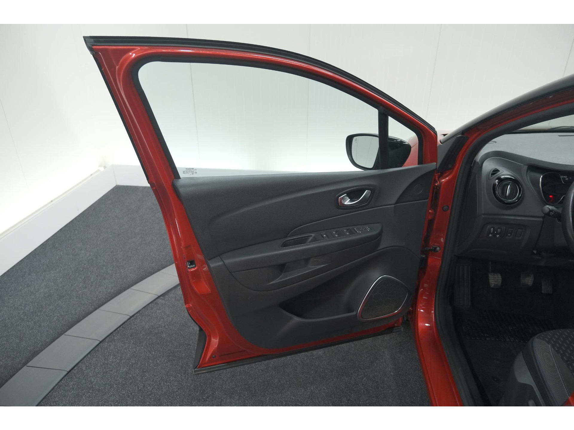 Renault Captur TCe 90 Intens | Trekhaak | Camera | Dodehoekdetectie | Navigatie