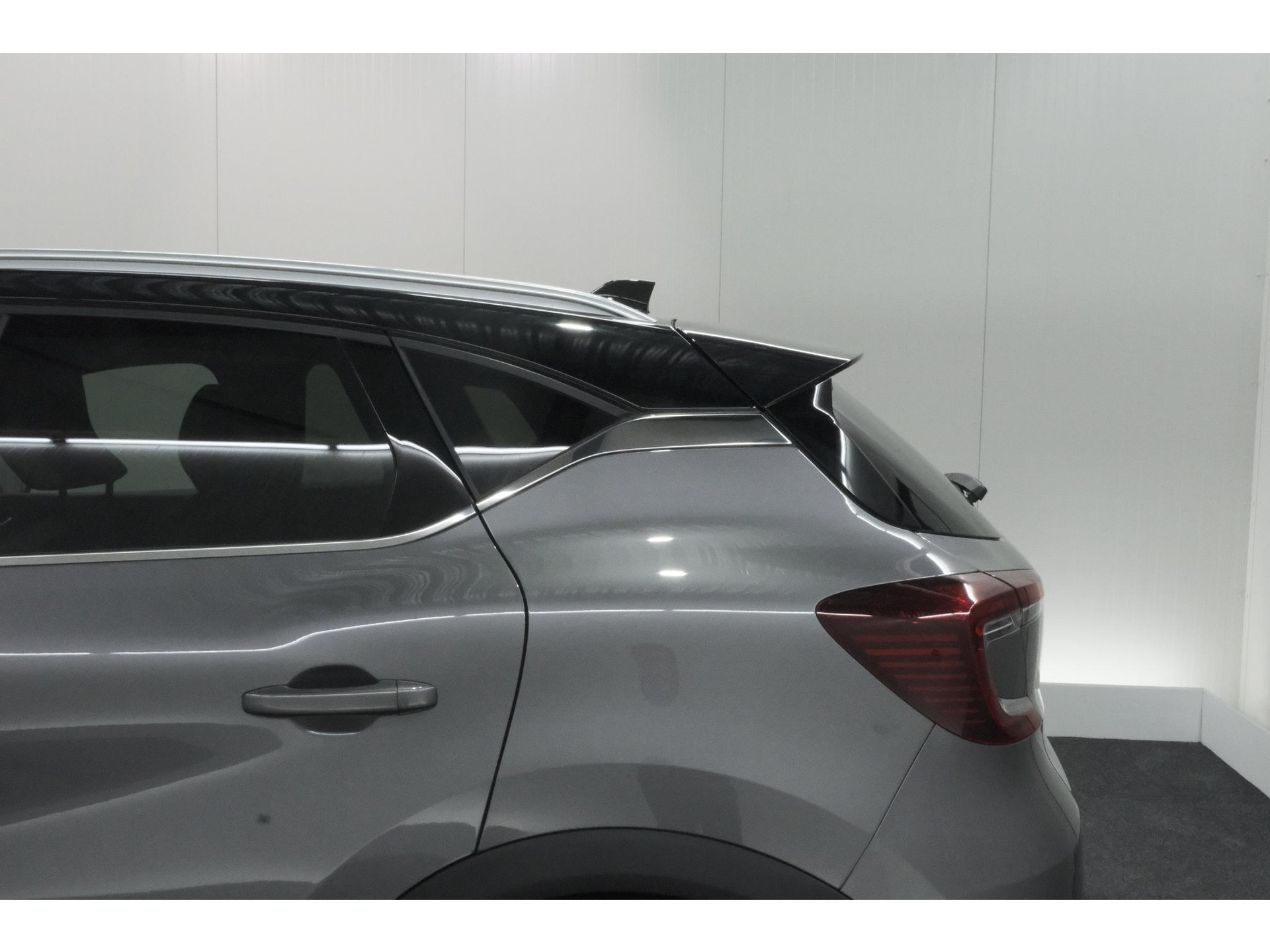 Renault Captur Mild Hybrid 140 EDC Techno | 360 Camera | 9.3 Inch Navigatie | Apple Carplay | 18 Inch Lichtmetalen Velgen