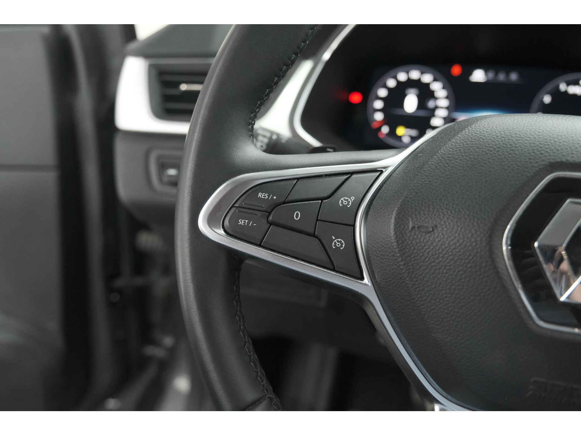 Renault Captur Mild Hybrid 140 EDC Techno | 360 Camera | 9.3 Inch Navigatie | Apple Carplay | 18 Inch Lichtmetalen Velgen