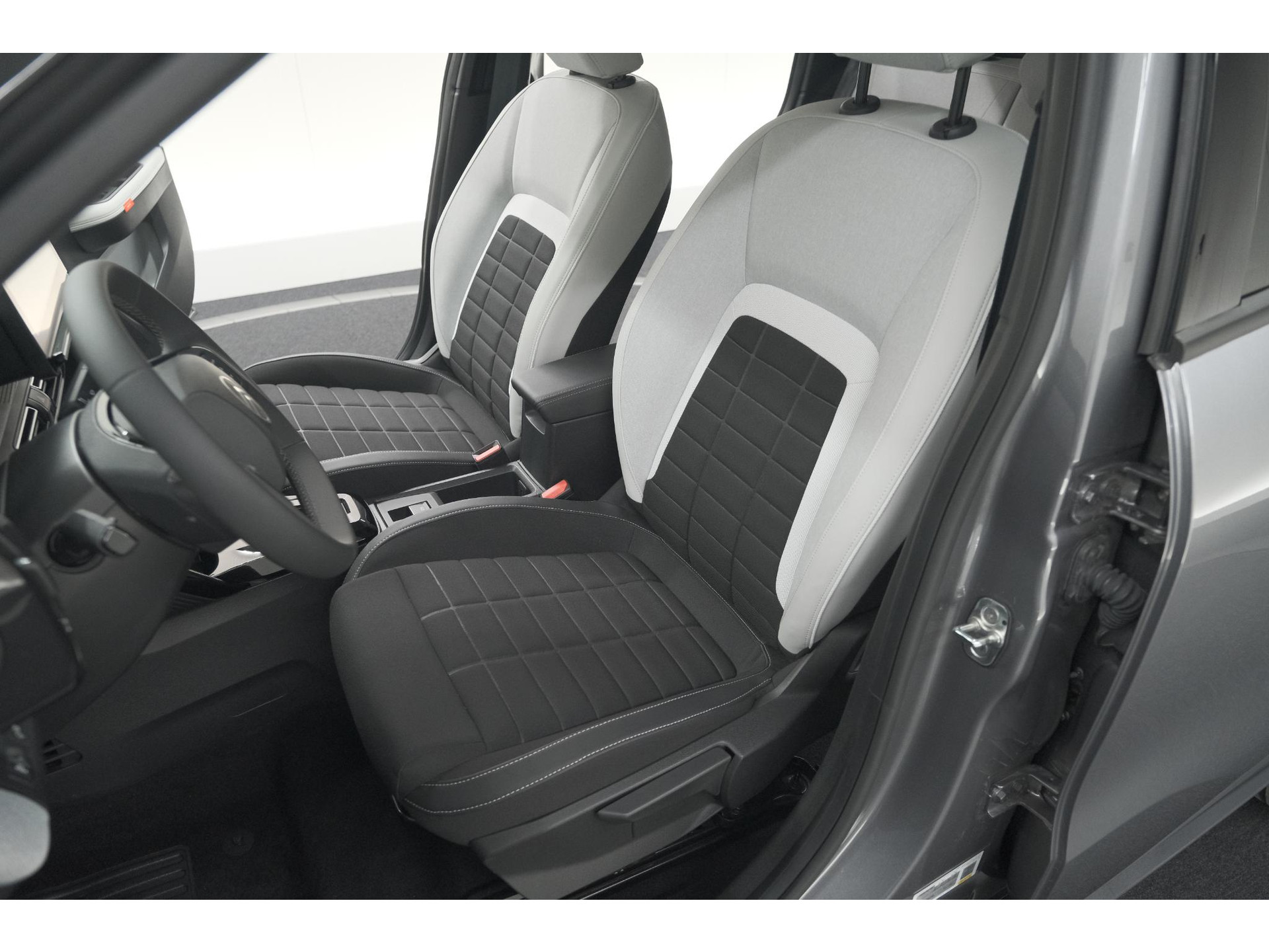 Citroen Ë-C3 Max 113pk 44 kWh | 7 KW Laadfunctie | Camera | Navigatie | Apple Carplay | Parkeersensoren