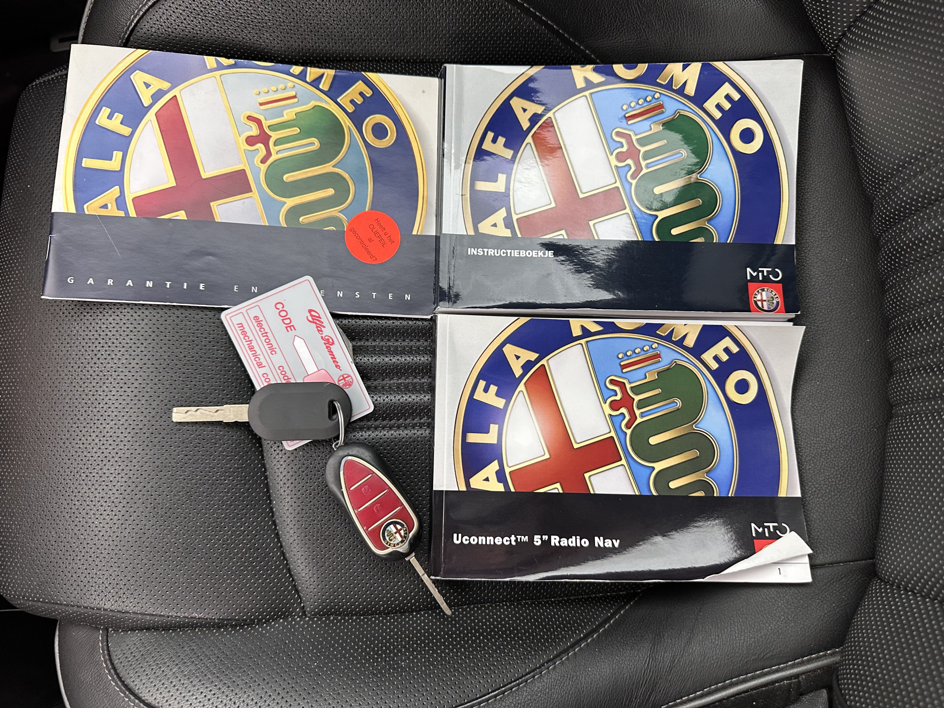 Alfa Romeo MiTo 1.3 JTDm ECO Esclusivo *LUXURY-LEATHER | NAVI-FULLMAP | SPORT-SEATS | ECC | PDC | CRUISE | PRIVACY-GLASS *