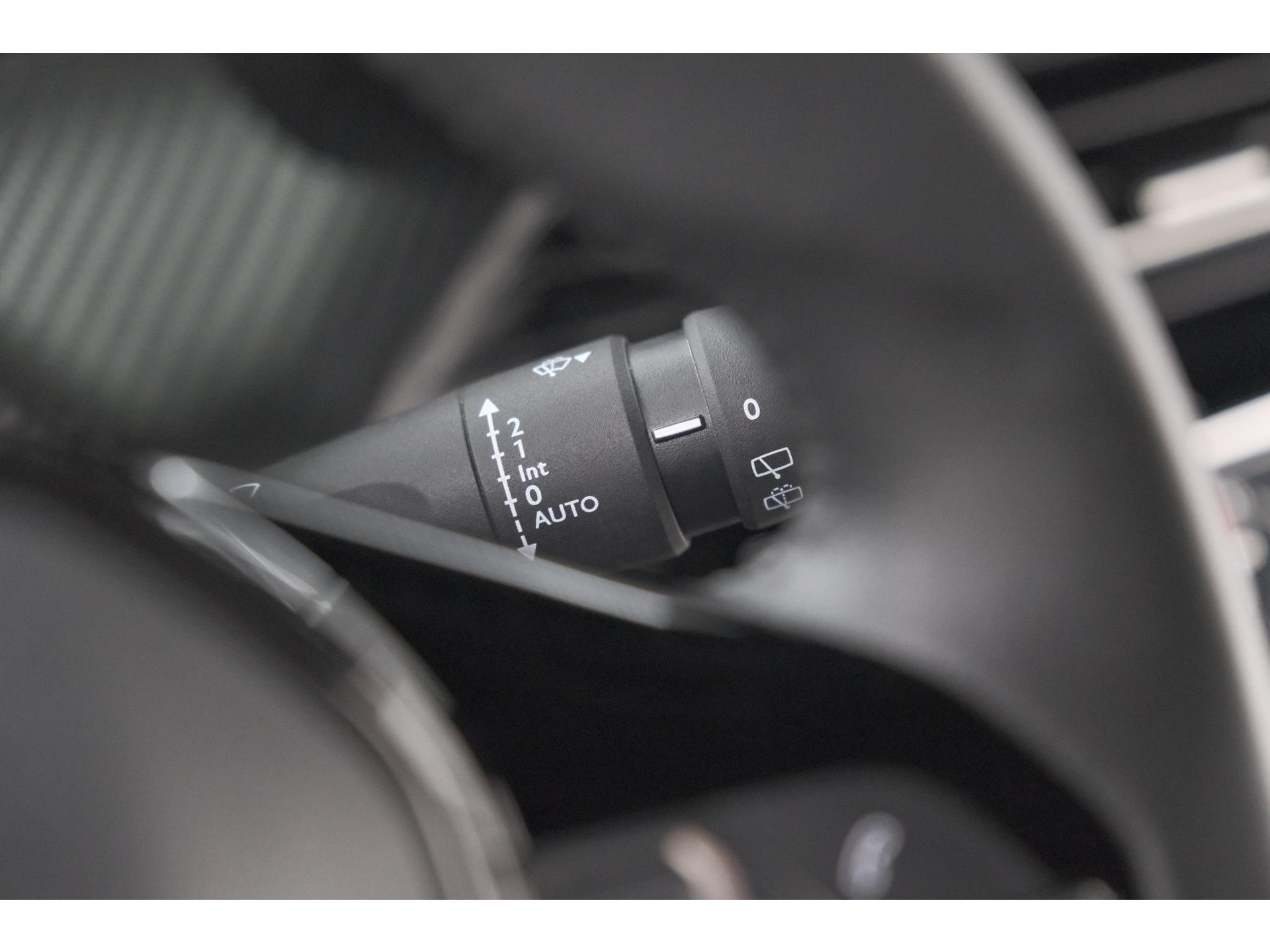 Peugeot 2008 PureTech 100 Allure | Apple Carplay | Parkeersensoren | Climate Control | Cruise Control