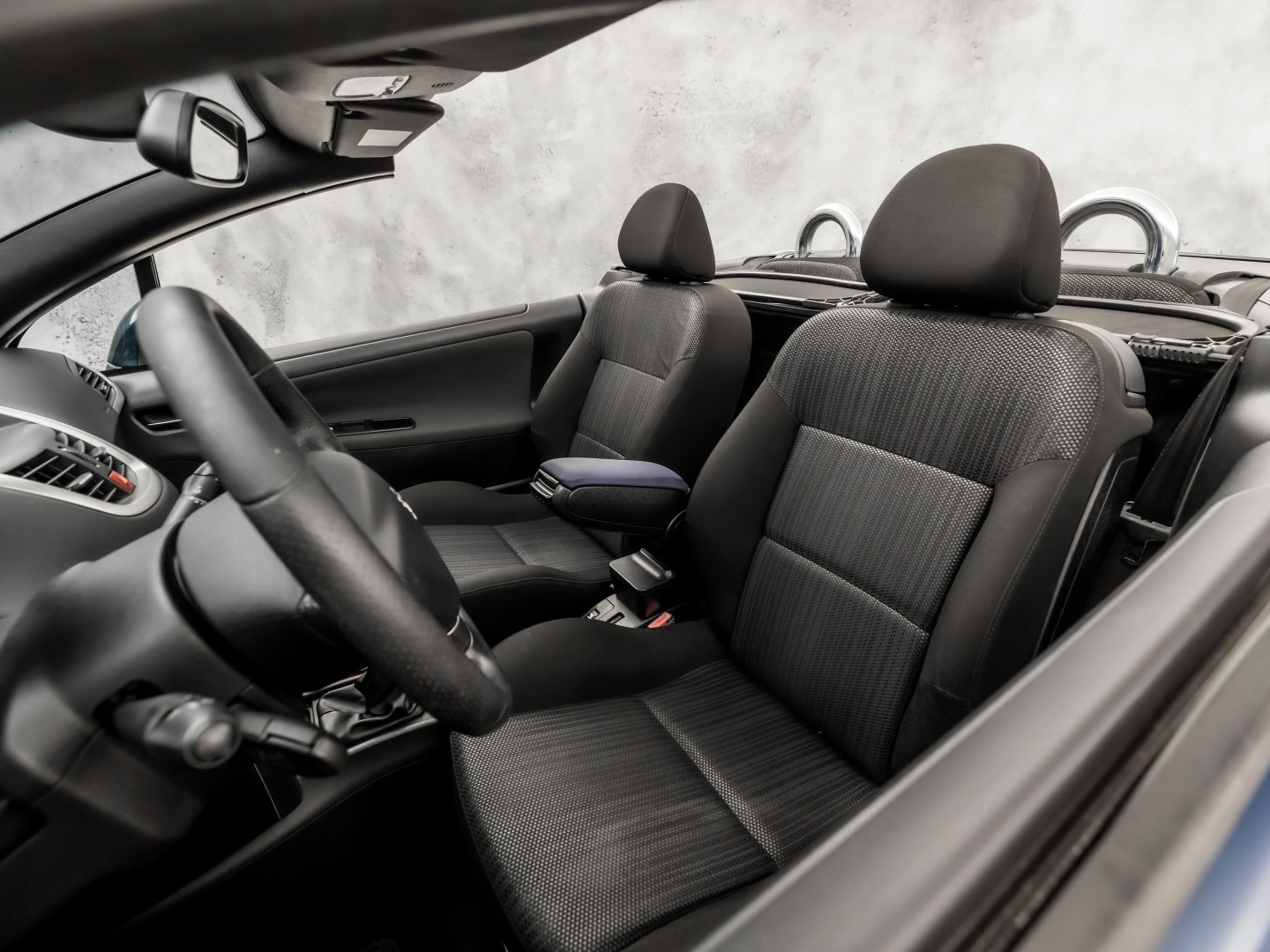 Peugeot 207 CC 1.6 VTi Sport (CLIMATE, TREKHAAK, CRUISE, SPORTSTOELEN, ELEKTRISCHE KAP, PARKEERSENSOREN, ELEK PAKKET, NIEUWSTAAT)