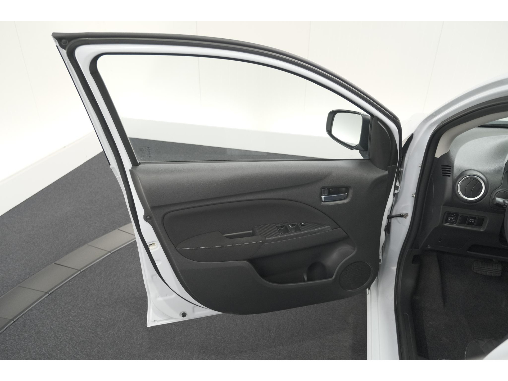Mitsubishi Space Star 1.2 Intense | AUTOMAAT! | Apple Carplay | Allseason Banden | Climate Control