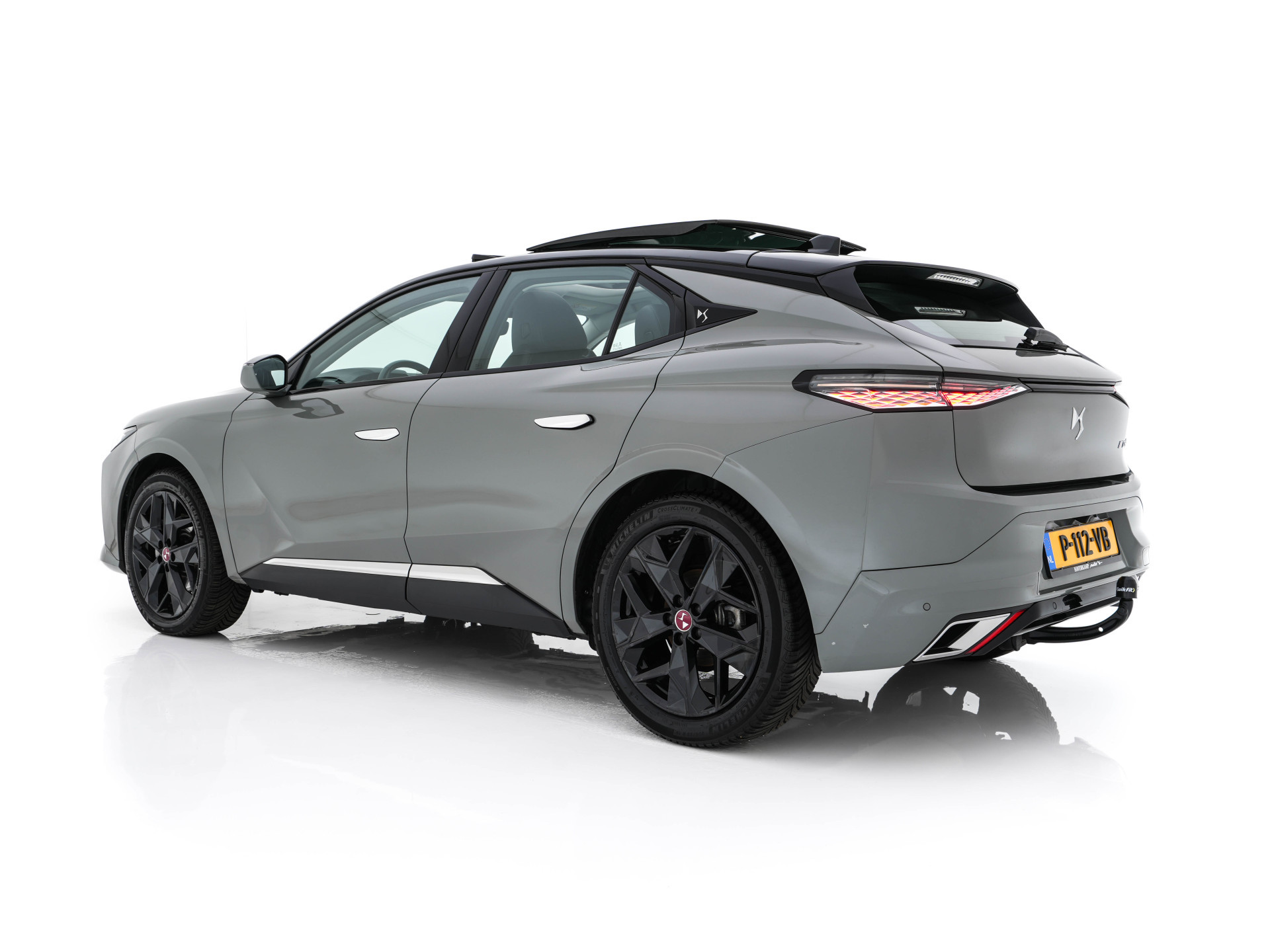 DS 4 1.6 PureTech Performance Line (INCL-BTW) Aut. *PANO | LEATHER-MICROFIBRE | FULL-LED | HEATED-SPORTSEATS | DIGI-COCKPIT | KEYLESS | CAMERA | LANE-ASSIST | CARPLAY | ECC | SHIFT-PADDLES | PDC | TOWBAR | 19''ALU*