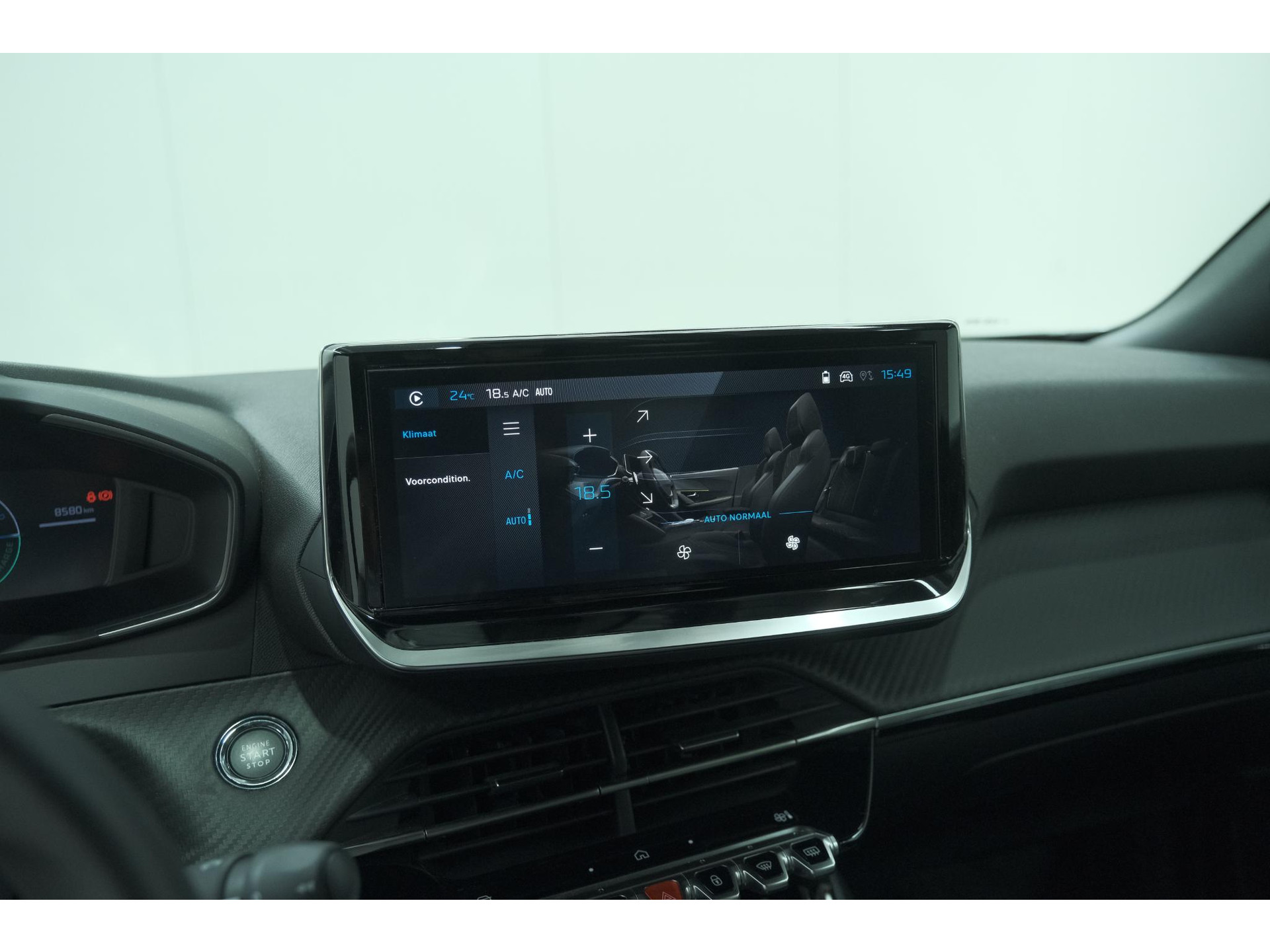 Peugeot e-2008 EV Allure 54 kWh | 97,9% SOH | 11 KW Lader | Apple Carplay | Parkeersensoren