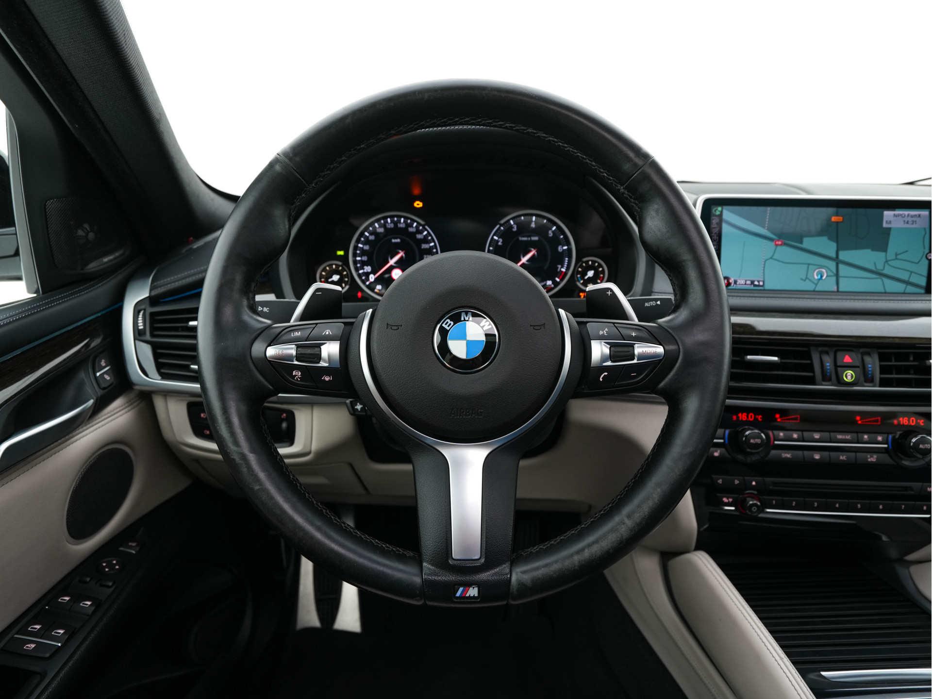 BMW X6 xDrive50i High-Executive M-Sportpack Aut. *PANO | HEAD-UP | TWO-COLOUR-LUXURYLEATHER | FULL-LED | MEMORY-PACK | HARMAN/KARDON-SOUNDSYSTEM |  | BLIND-SPOT | KEYLESS | CAMERA | COMFORT-SEATS | SOFT-CLOSE | 20''ALU*