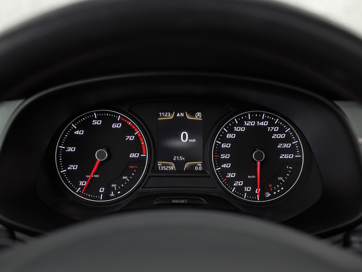 SEAT Leon 1.4 TSI FR Sport 150Pk Automaat (PANORAMADAK, NAVIGATIE, CLIMATE, STOELVERWARMING, SPORTSTOELEN, LED KOPLAMPEN, CRUISE, PARKEERSENSOREN, NIEUWSTAAT)