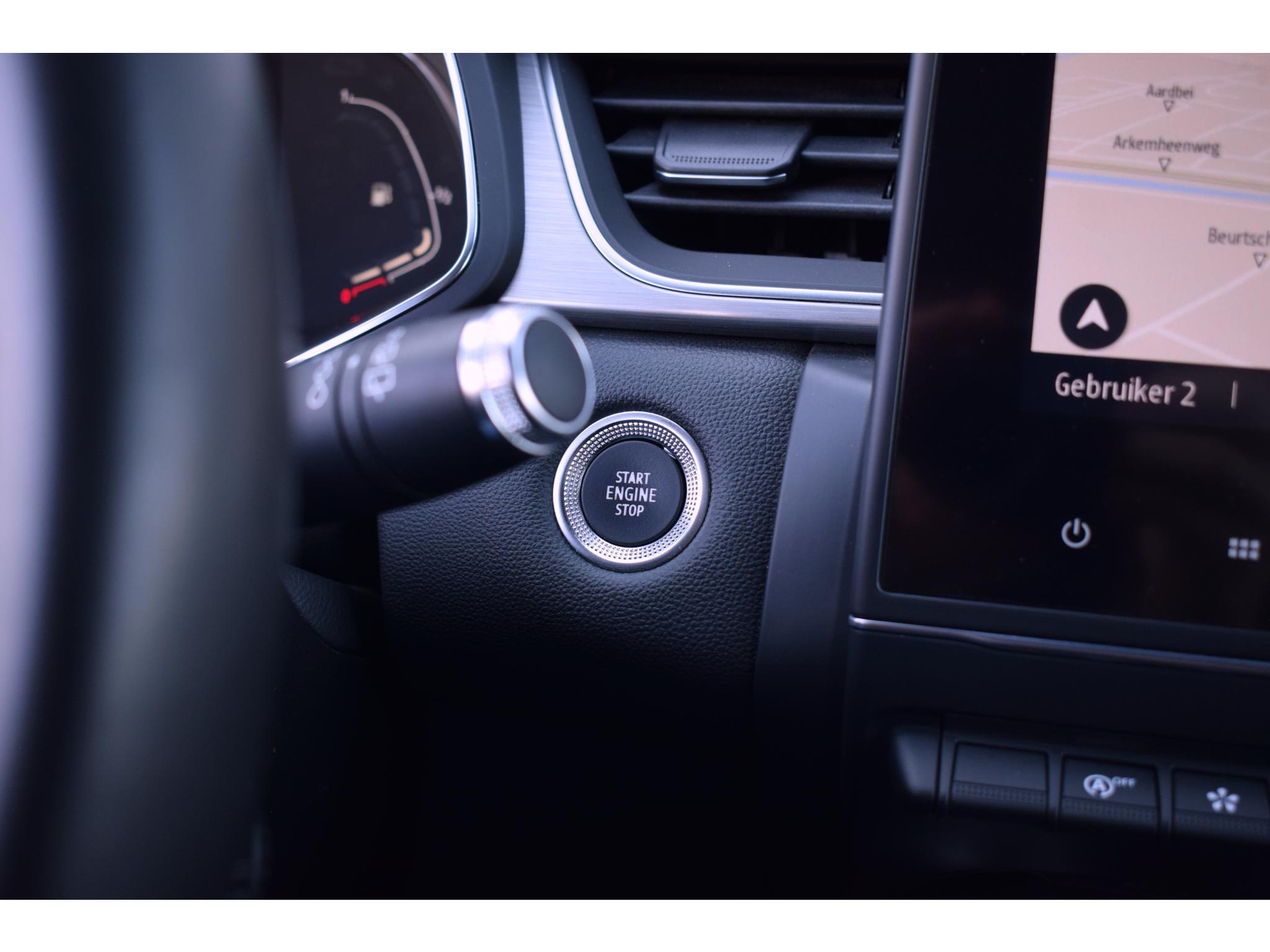 Renault Captur 1.0 TCe 100 Intens | Half Leer | Camera | Climate | Cruise