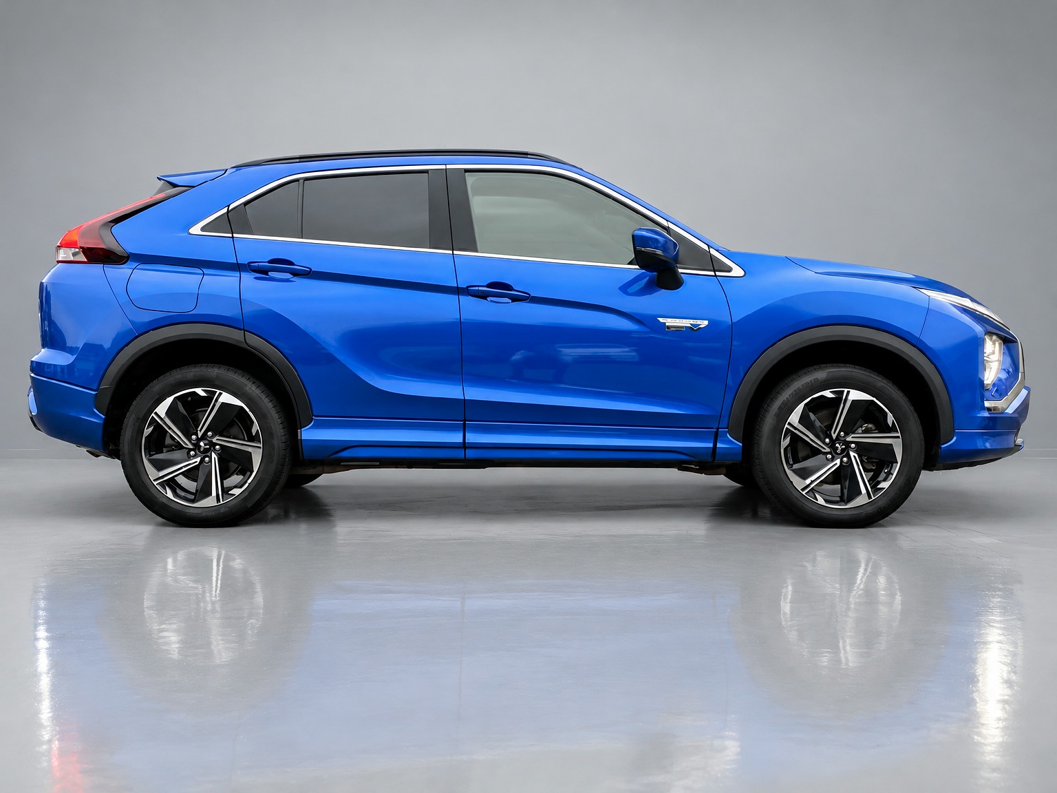 Mitsubishi Eclipse Cross 2.4 PHEV Instyle 4WD 188 pk AUT. | 1e eigenaar | navigatie | stoel-stuurverwarming | leder/alcantara interieur