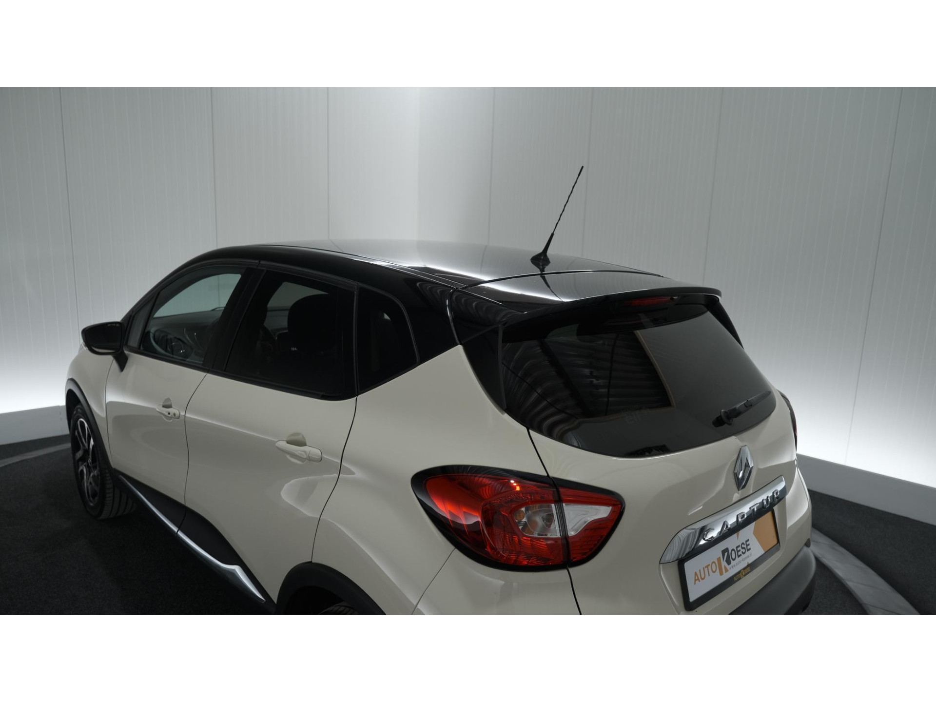 Renault Captur TCe 120 Dynamique | Trekhaak | Camera | R-Link Navigatie | Parkeersensoren