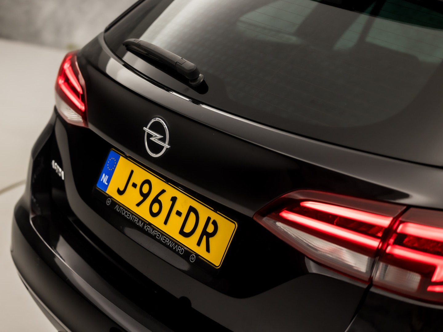 Opel Astra Sports Tourer 1.2 Innovation Sport (APPLE CARPLAY, DIGITALE COCKPIT, GROOT NAVI, CLIMATE, CAMERA, TREKHAAK, SPORTSTOELEN, GETINT GLAS, KEYLESS, ADAPTIVE CRUISE, NIEUWSTAAT)