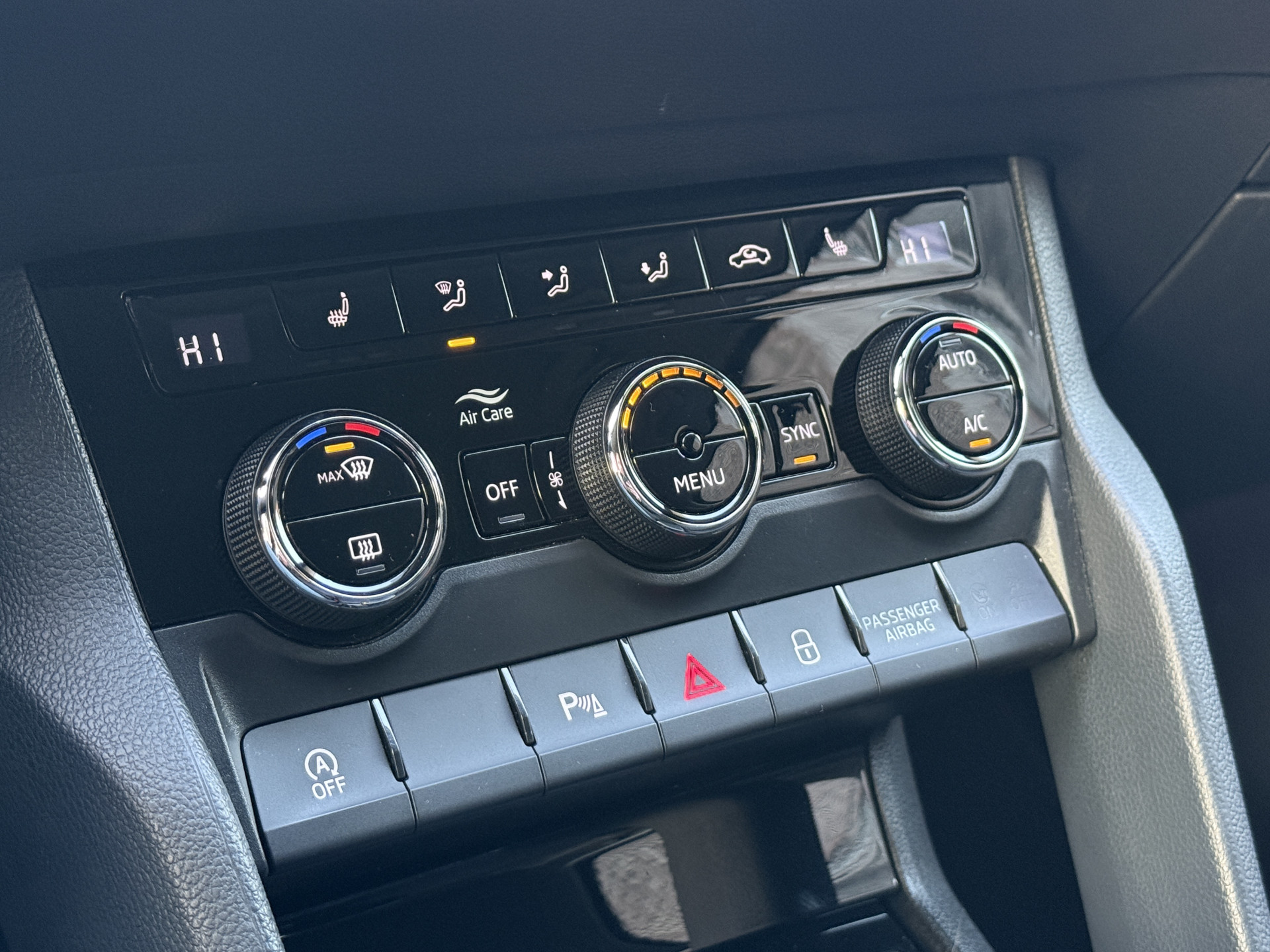 ŠKODA Karoq 1.0 TSI Style | Keyless | Apple carplay | Stoelverwarming
