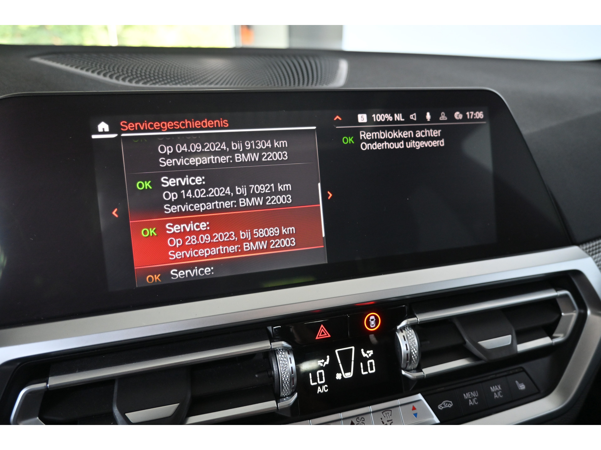 BMW 3-serie Touring 320i Automaat Business Edition Plus M-Pakket Navigatie LED Panoramadak Goed Onderhouden! Inruil Mogelijk!