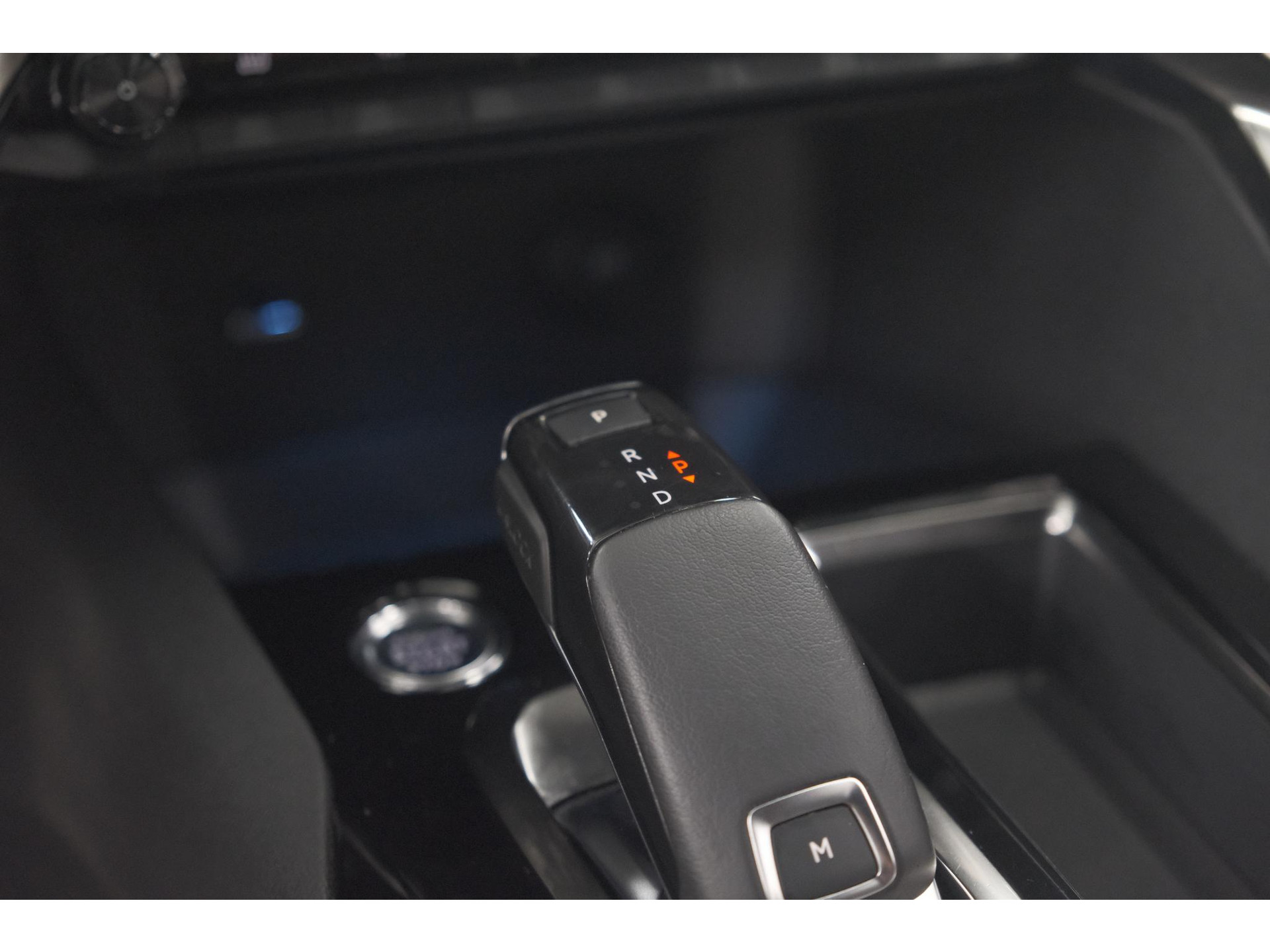 Peugeot 5008 PureTech 130 EAT8 GT Black Pack | Elektrische Kofferklep | Camera | Adaptieve Cruise Control | Dodehoekdetectie