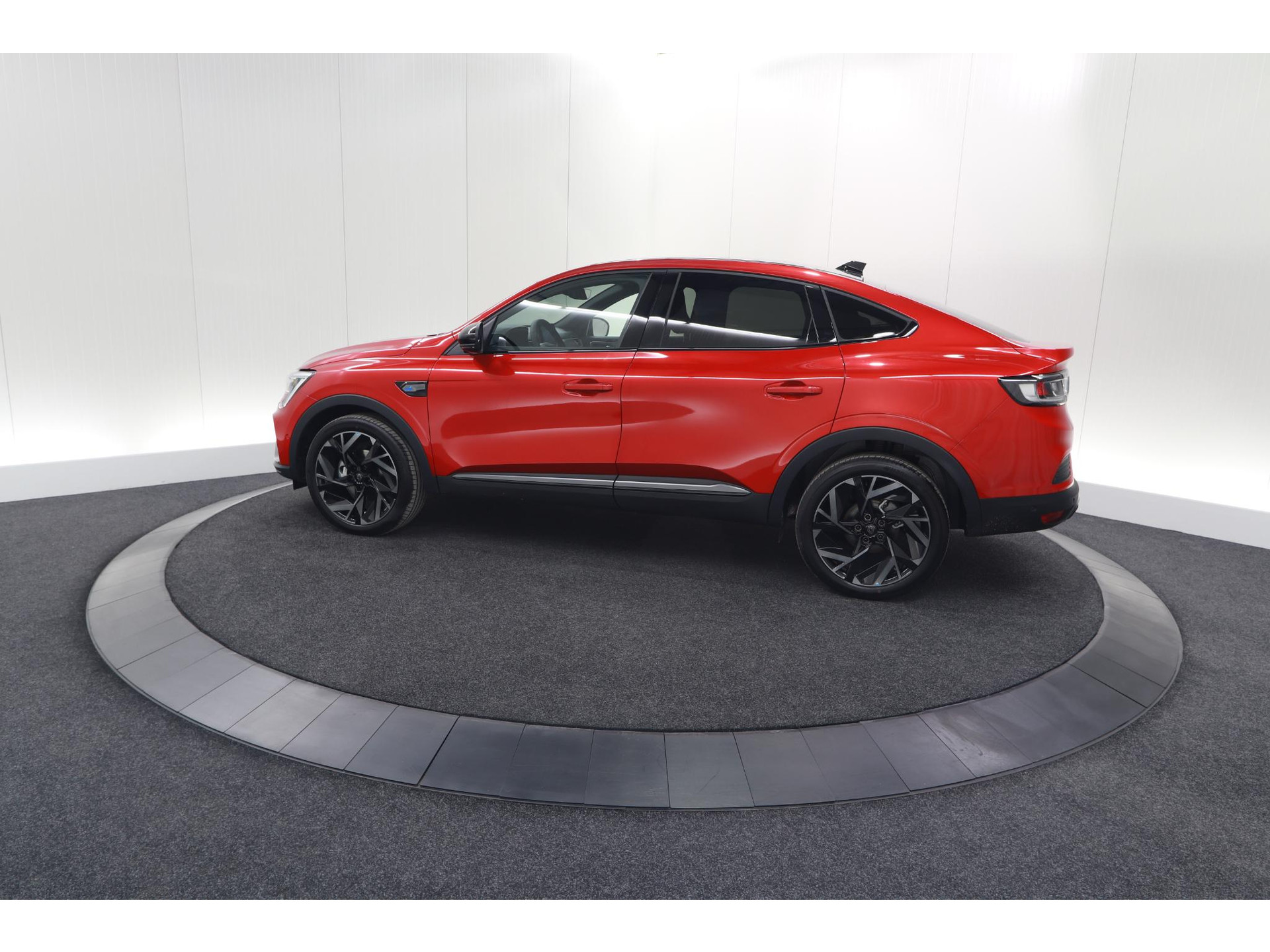Renault Arkana 1.6 E-Tech hybrid 145 Esprit Alpine | Rondom Camera | Adaptieve Cruise Control | Pack Winter | Dodehoekdetectie