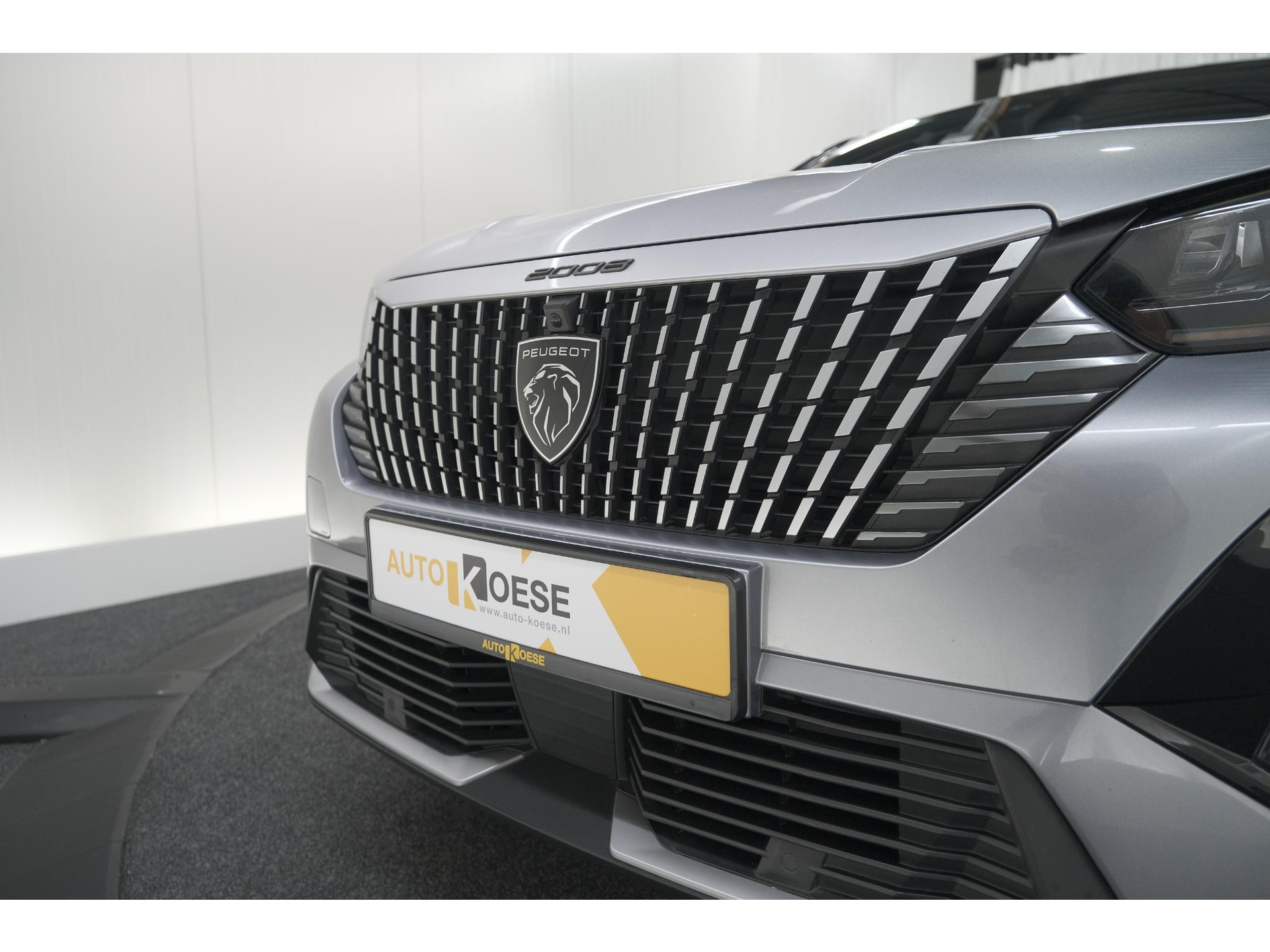 Peugeot 2008 PureTech 130 EAT8 GT | 360 Camera | Adaptieve Cruise Control | Dodehoekdetectie | Navigatie