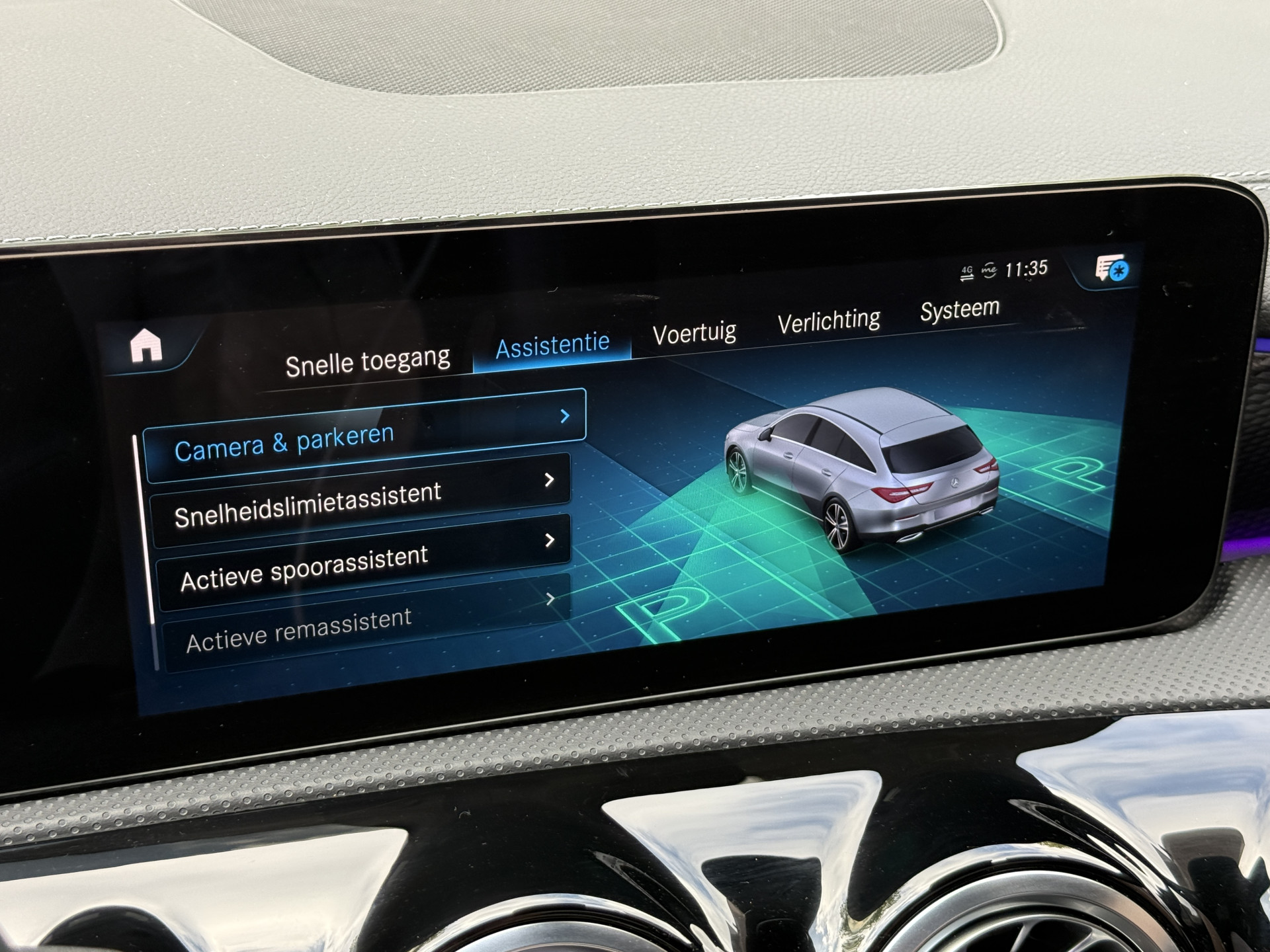 Mercedes-Benz CLA-klasse Shooting Brake 180 Luxury Line | Panoramadak | Leder | Camera | Sfeerverlichting