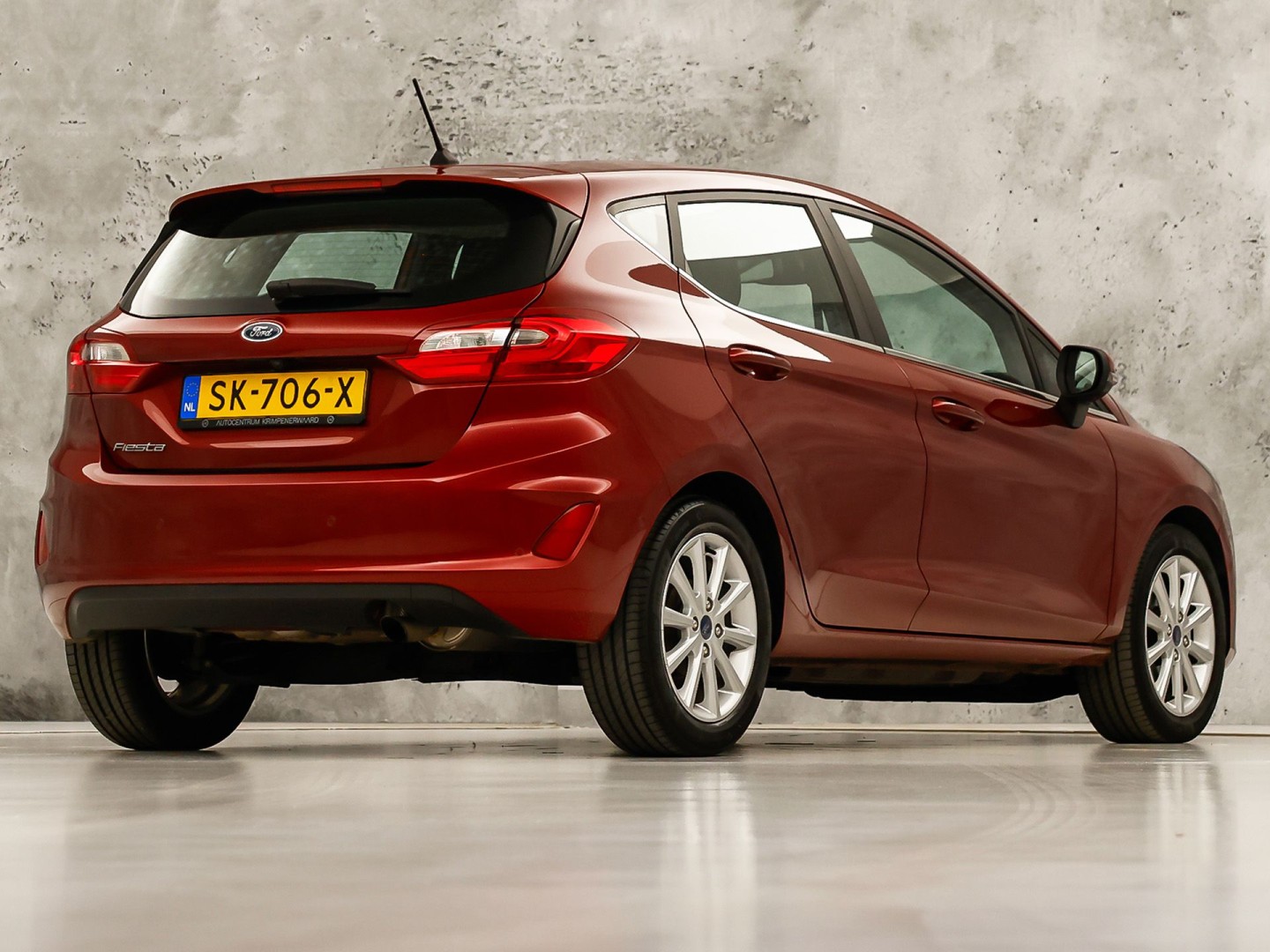 Ford Fiesta 1.0 EcoBoost Titanium (APPLE CARPLAY, GROOT NAVI, CLIMATE, CAMERA, KEYLESS, SPORTSTOELEN, ADAPTIVE CRUISE, LM VELGEN, NIEUWSTAAT)