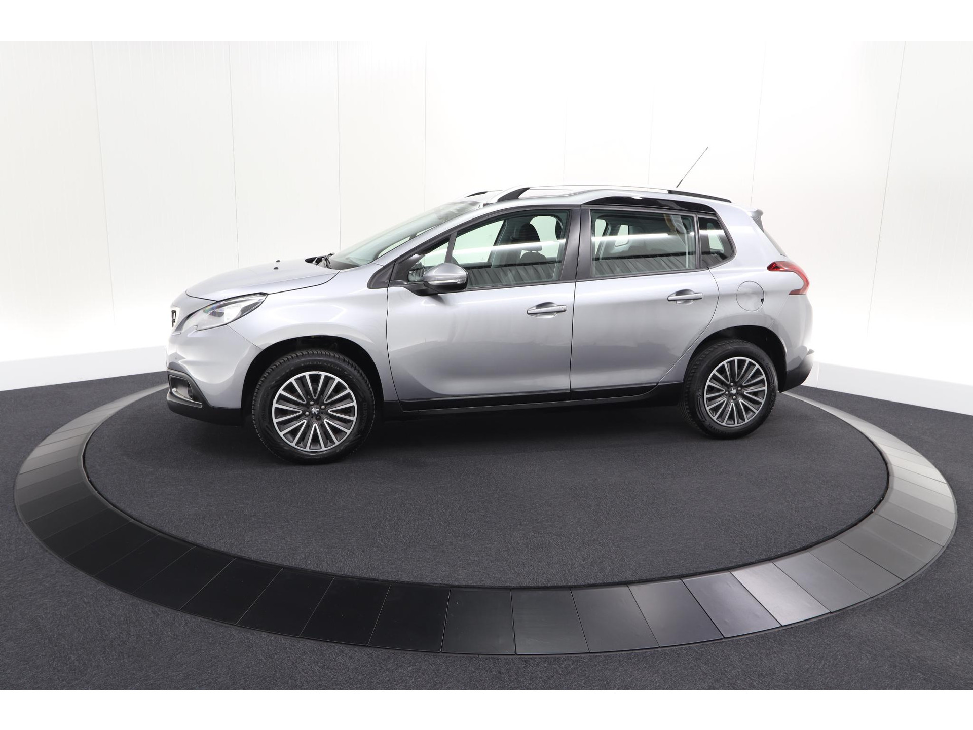 Peugeot 2008 PureTech 110 Blue Lion | Trekhaak | Apple Carplay | Parkeersensoren