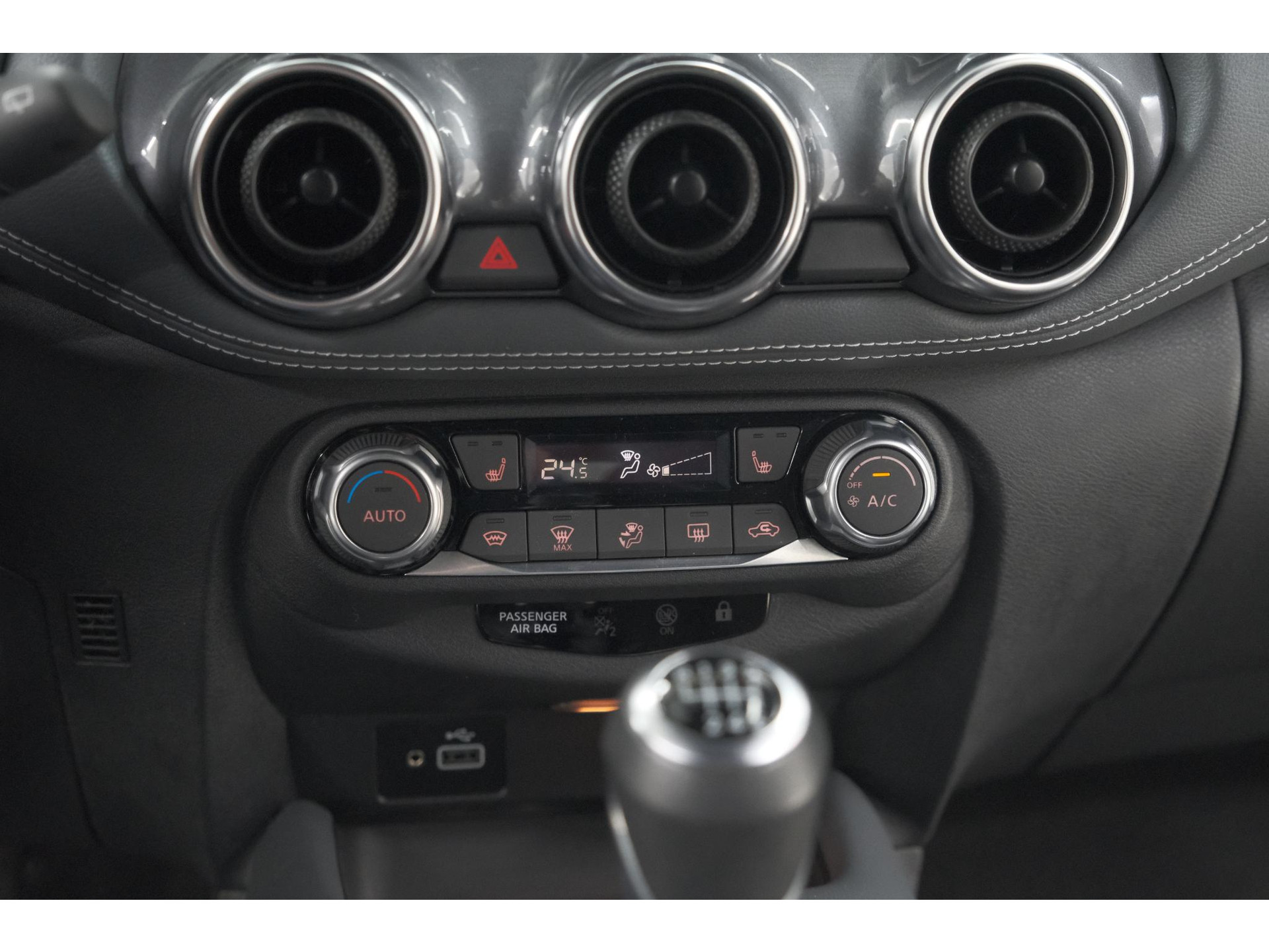 Nissan Juke 1.0 DIG-T Premiere Edition | Trekhaak | Camera | Apple Carplay | Parkeersensoren