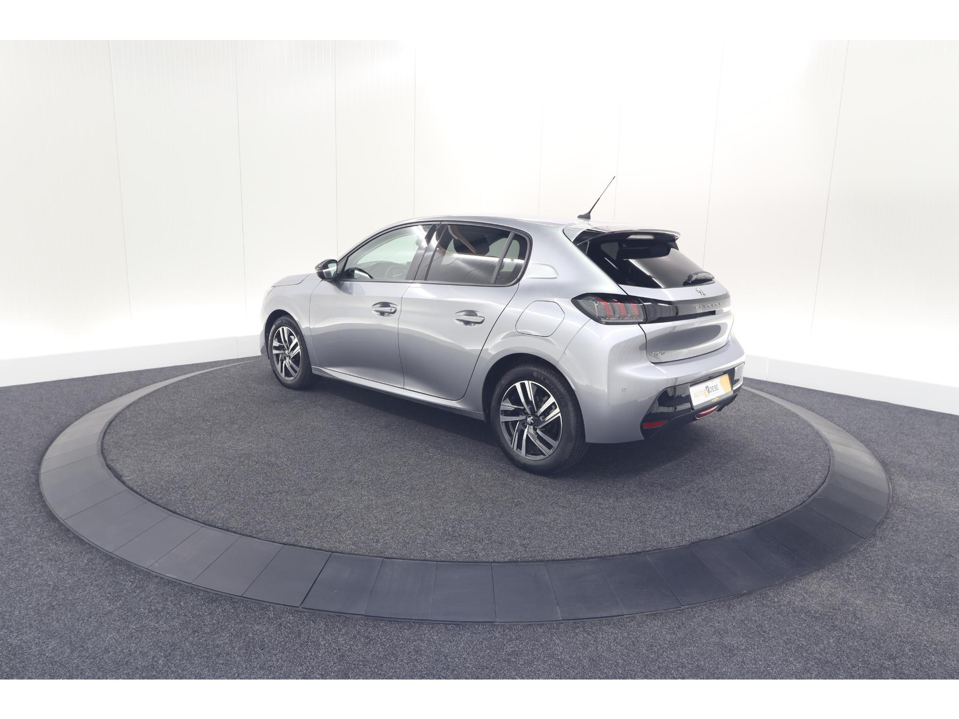 Peugeot 208 PureTech 100 Allure Pack | Camera | Apple Carplay | Parkeersensoren | Navigatie